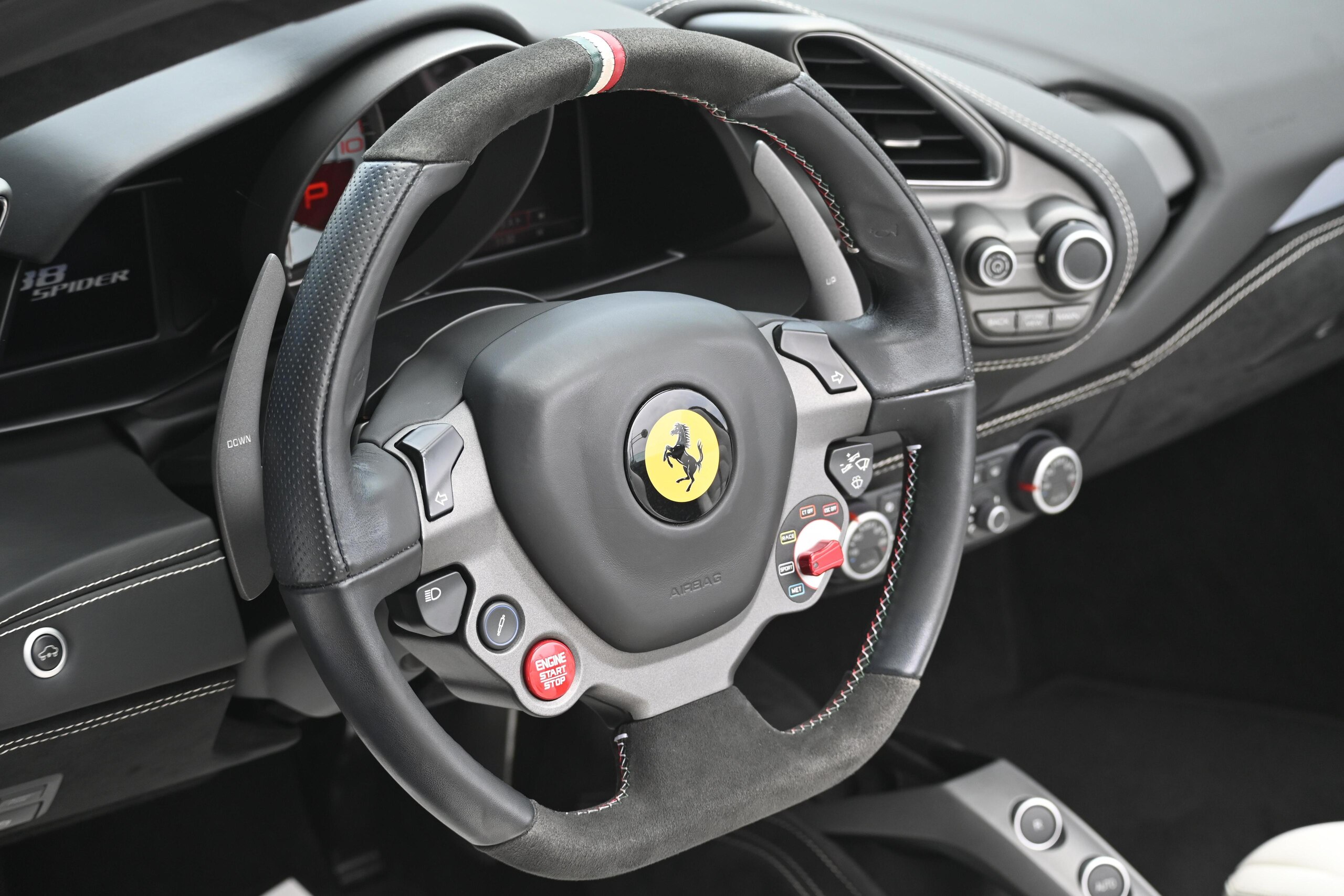 Ferrari 488 Spider (photo: 11)