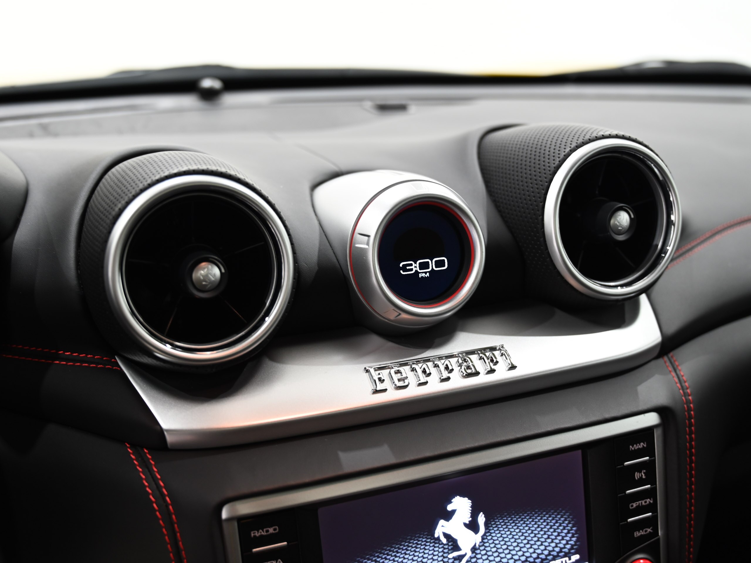 Ferrari California T (photo: 12)