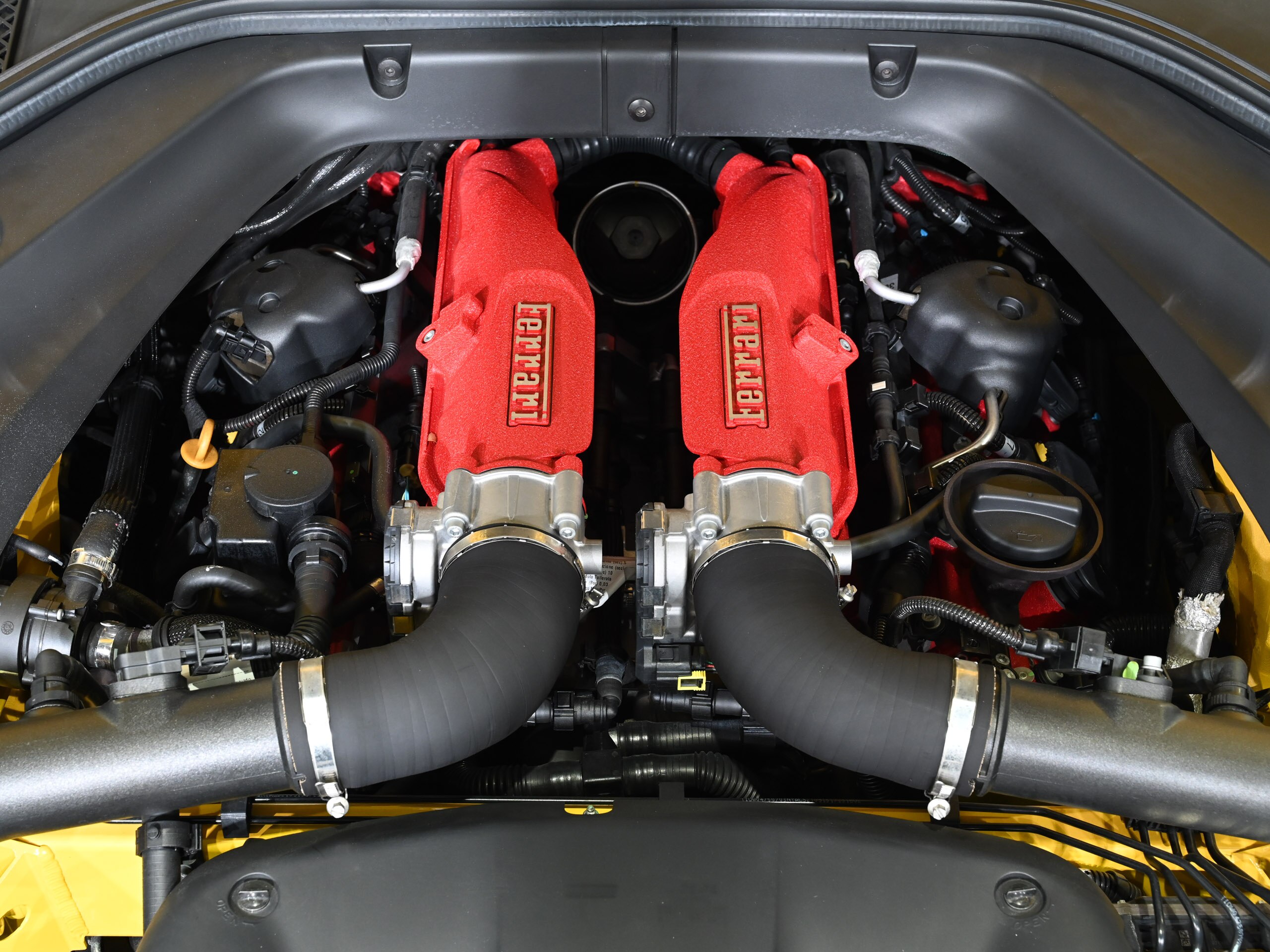 Ferrari California T (photo: 22)