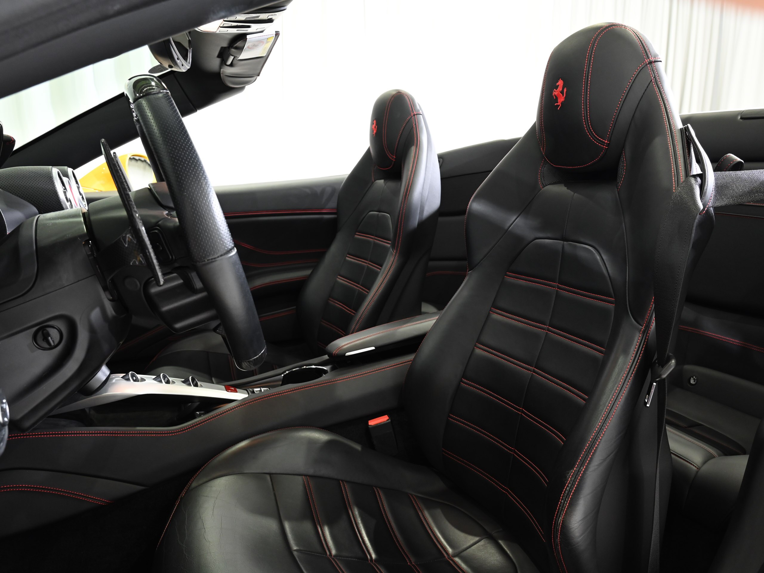 Ferrari California T (photo: 8)