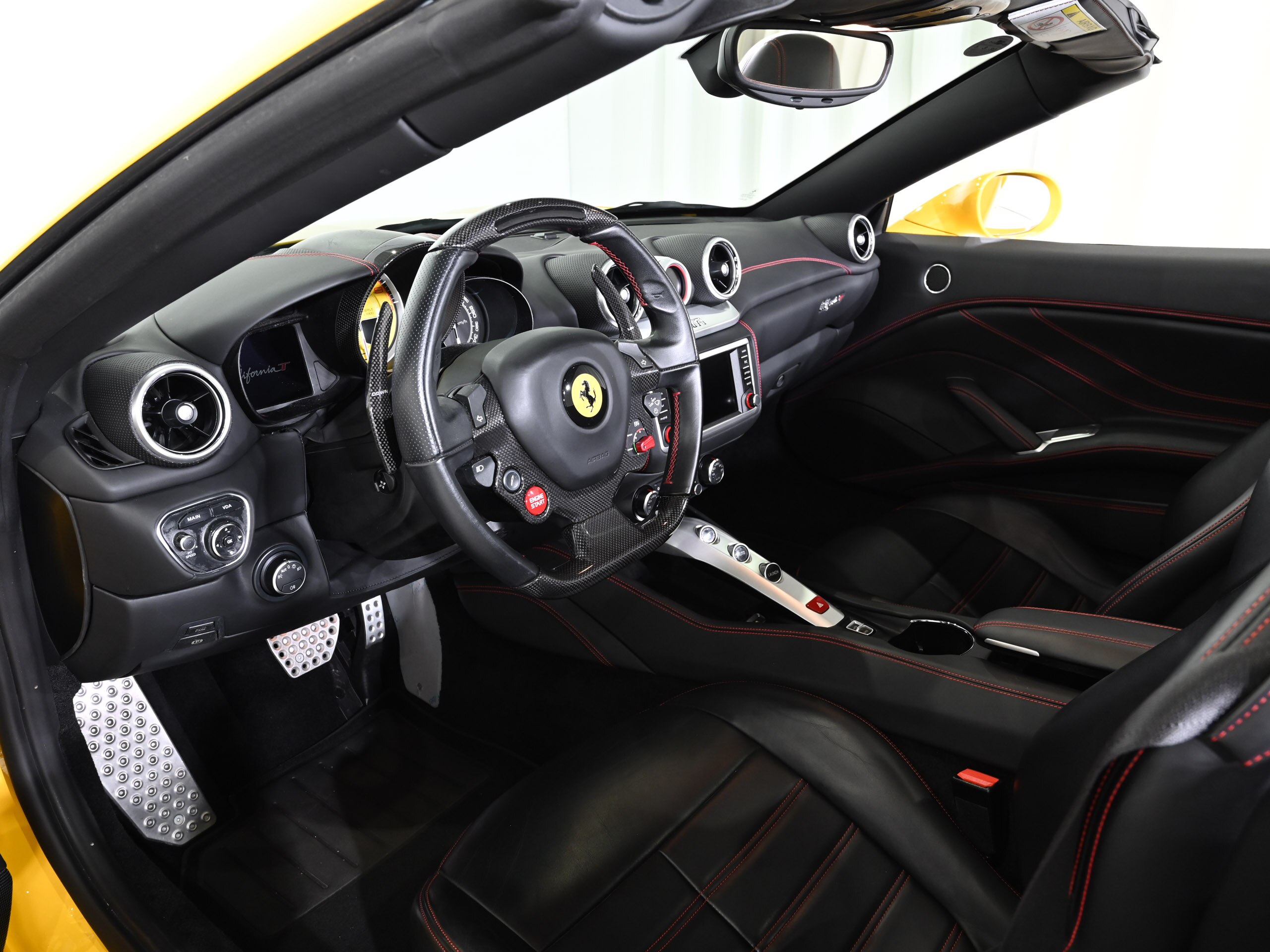 Ferrari California T (photo: 7)