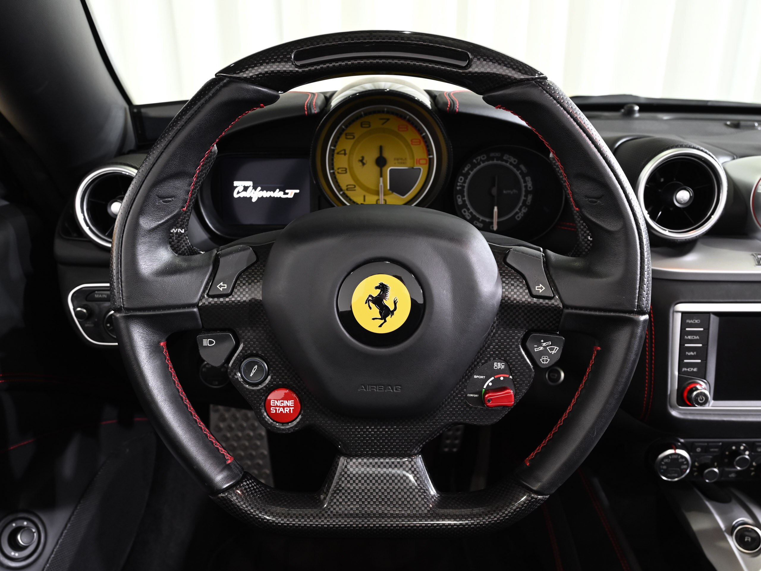 Ferrari California T (photo: 10)