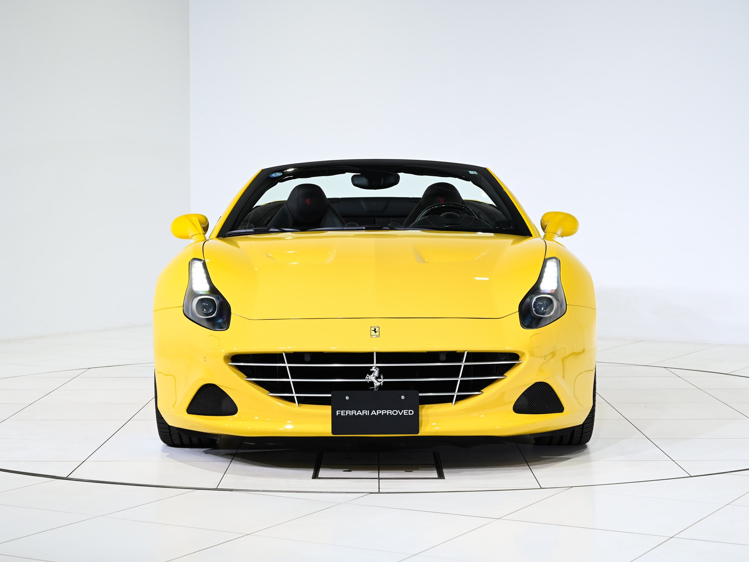 Ferrari California T (photo: 1)