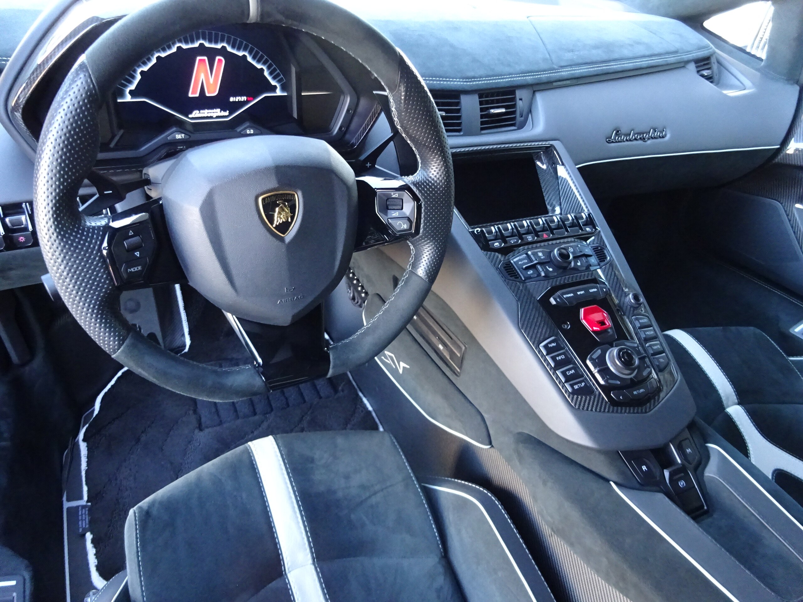 Lamborghini Aventador SV (photo: 4)