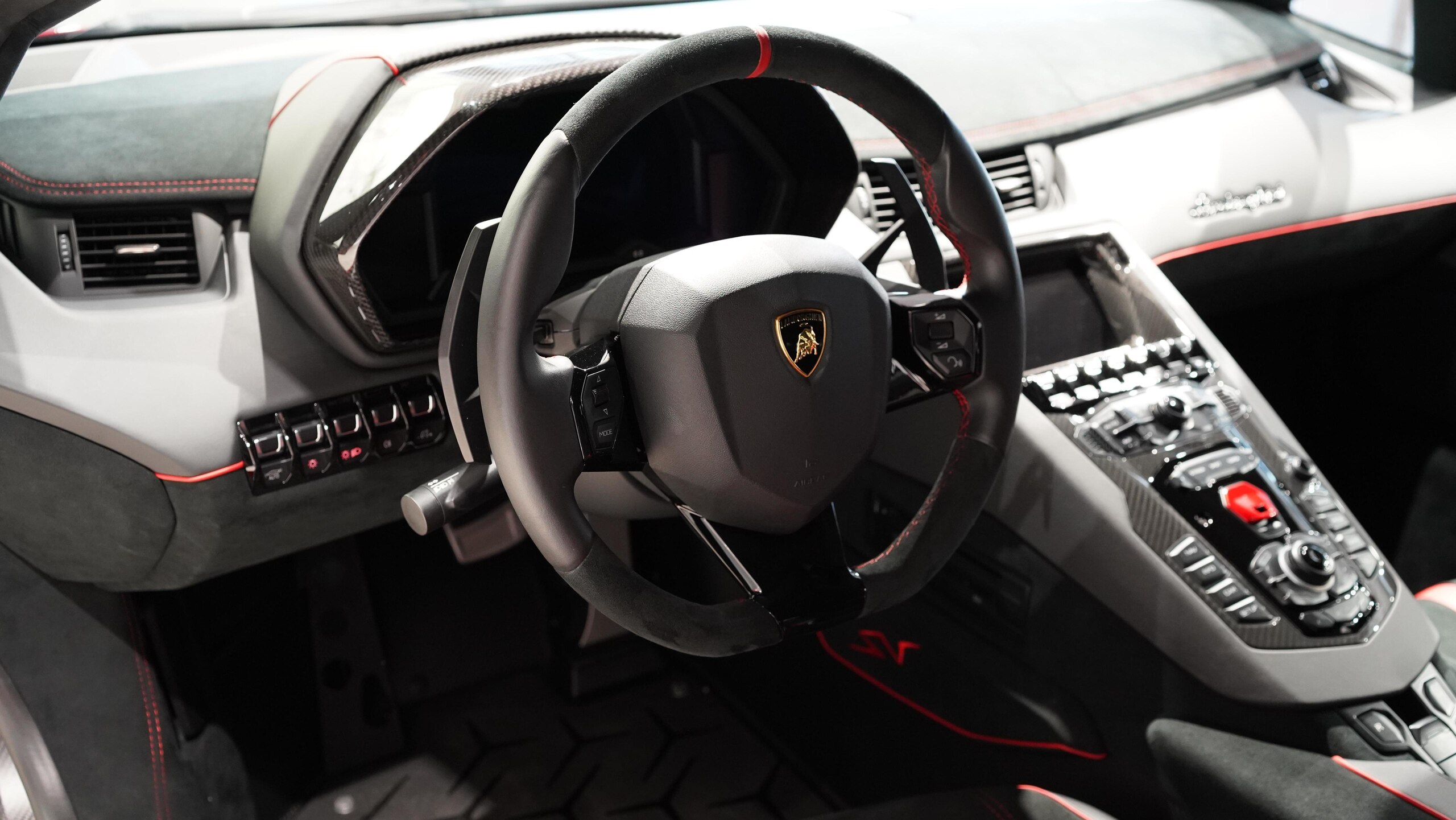 Lamborghini Aventador SV (photo: 6)