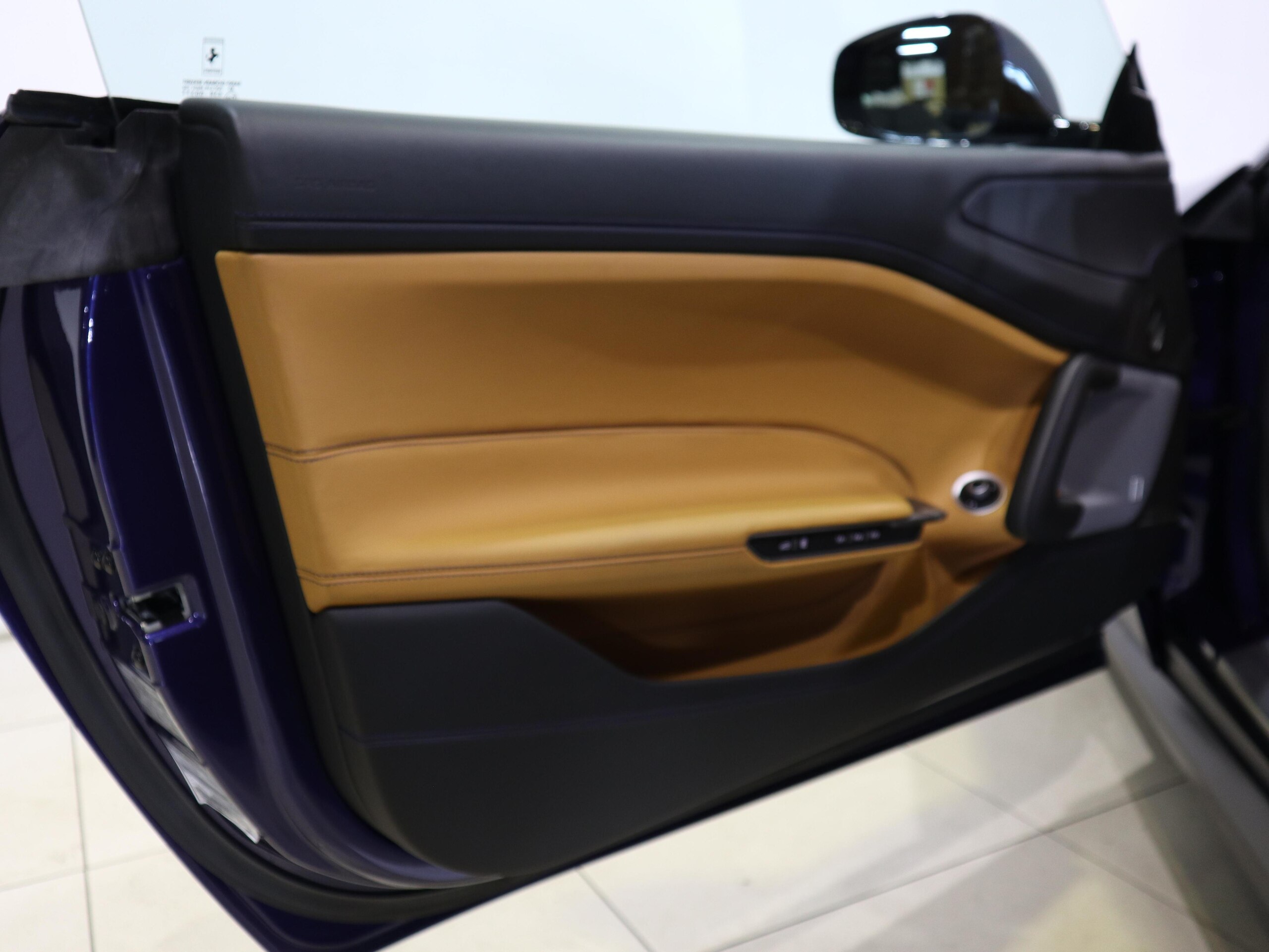 Ferrari GTC4Lusso T (photo: 5)