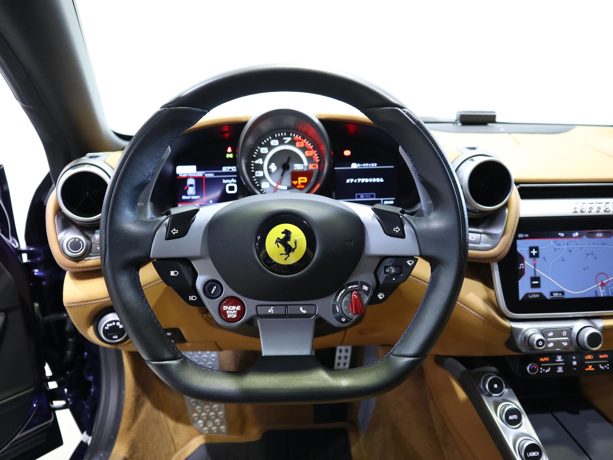 Ferrari GTC4Lusso T (photo: 10)