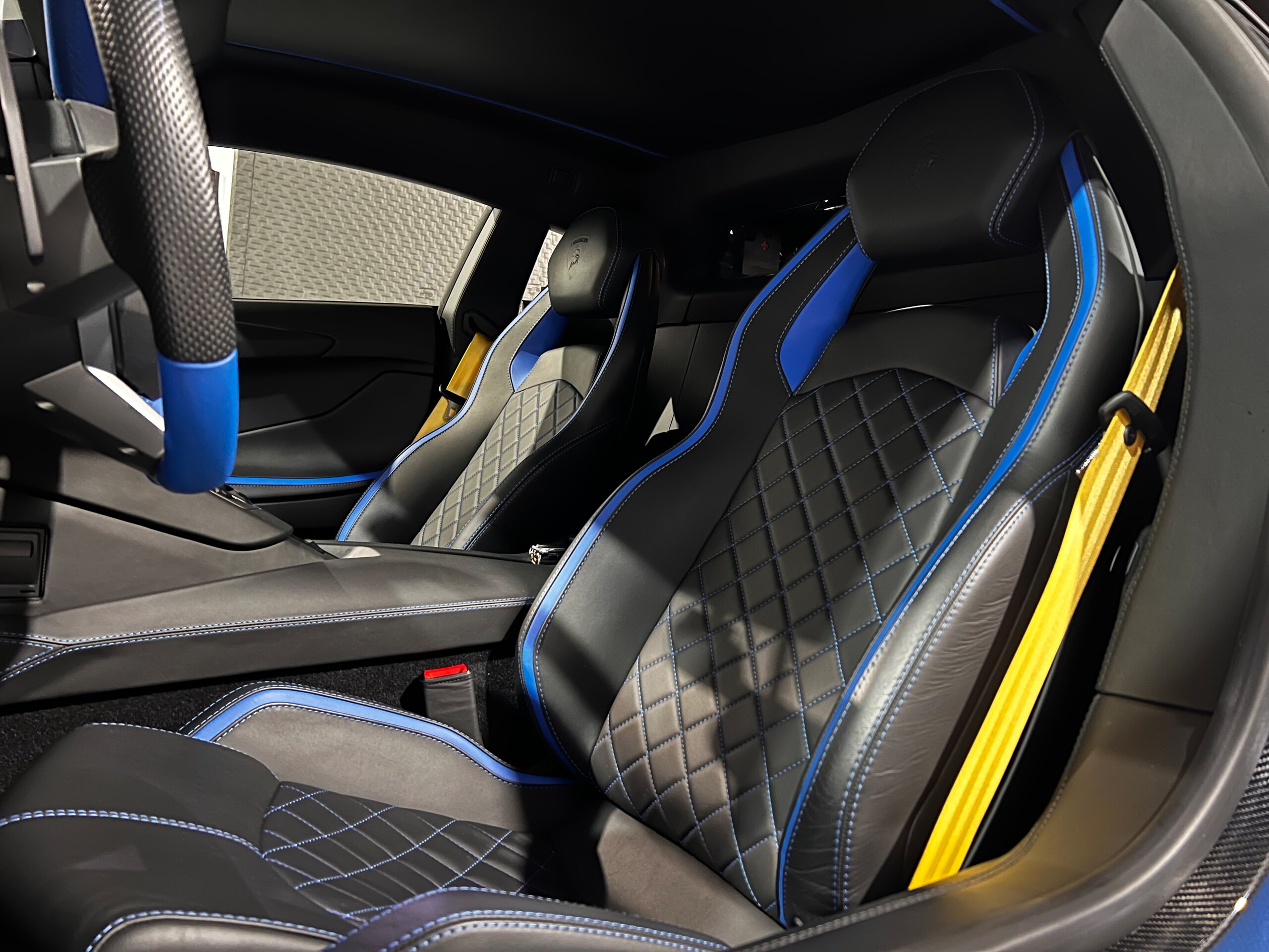 Lamborghini Aventador S (photo: 7)