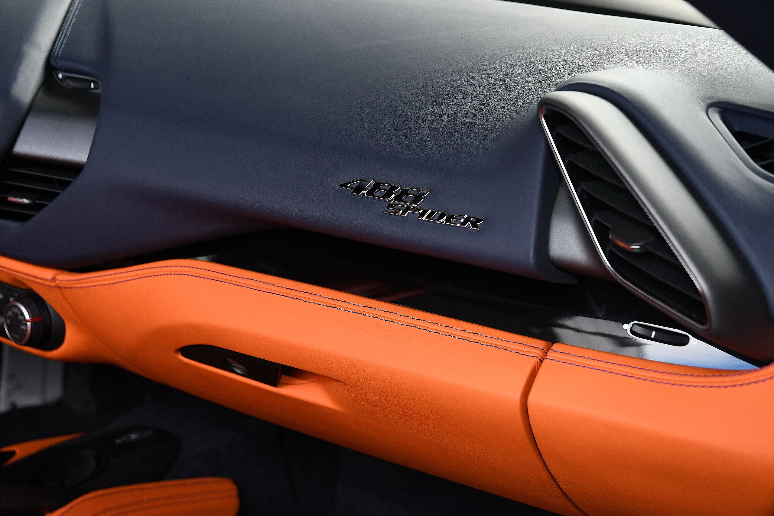 Ferrari 488 Spider (photo: 16)