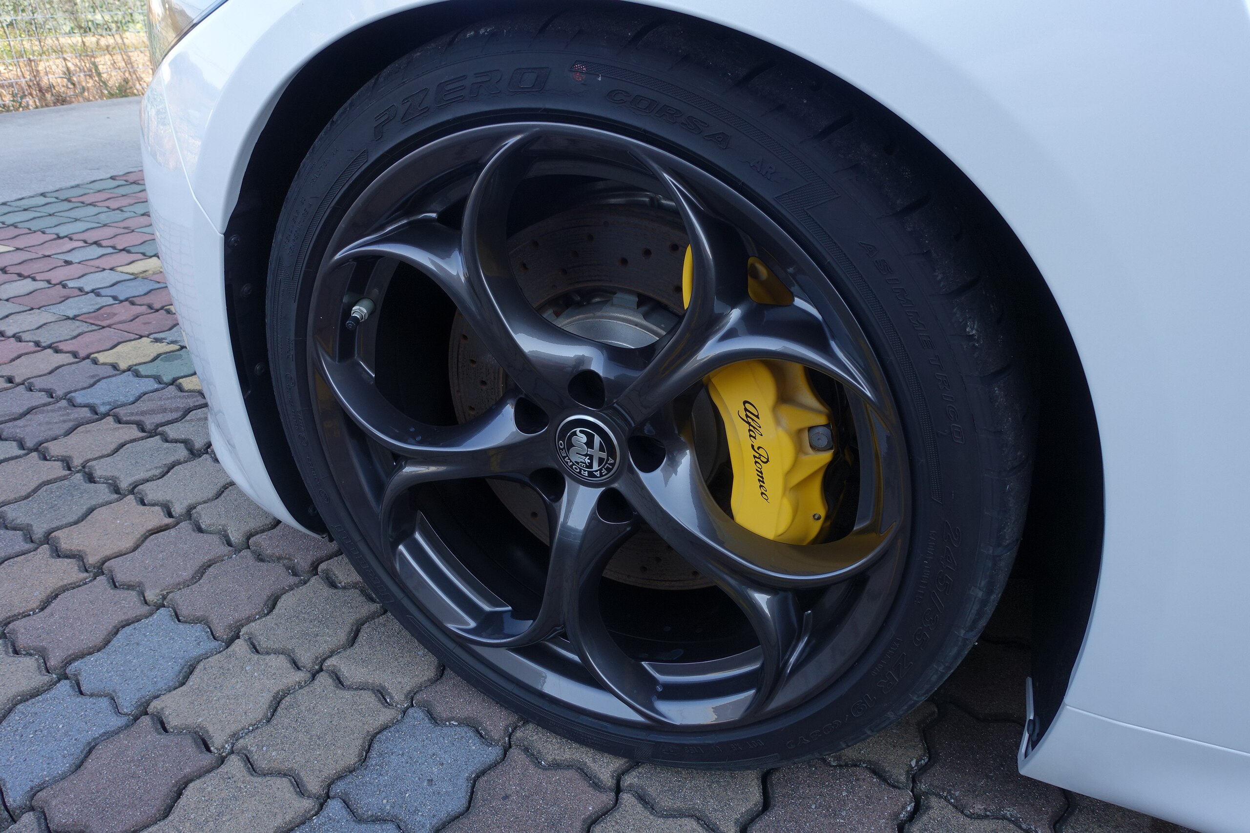 Alfa Romeo Giulia Quadrifoglio (photo: 14)