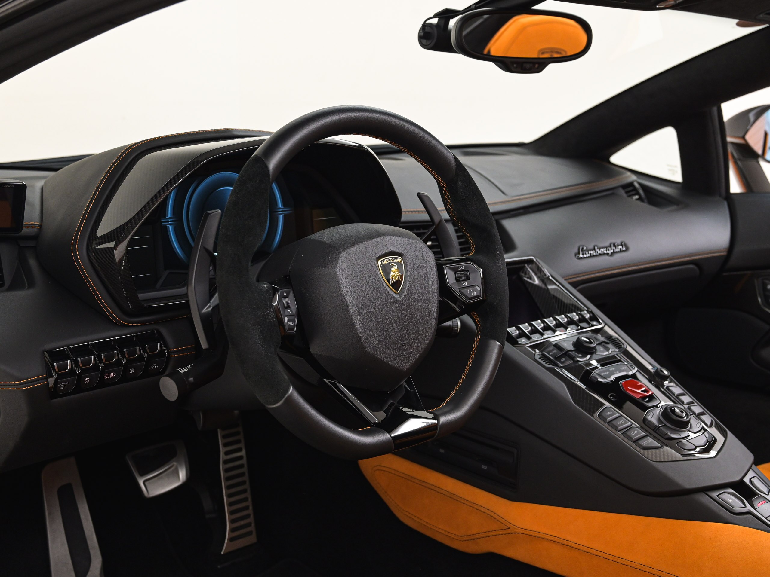 Lamborghini Aventador Roadster S (photo: 16)