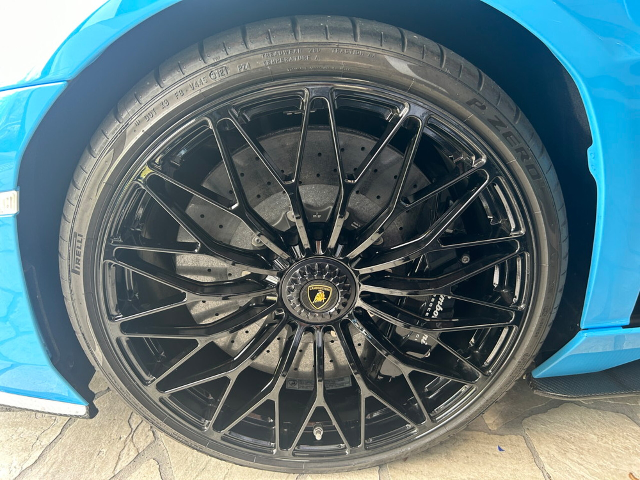 Lamborghini Aventador S (photo: 16)