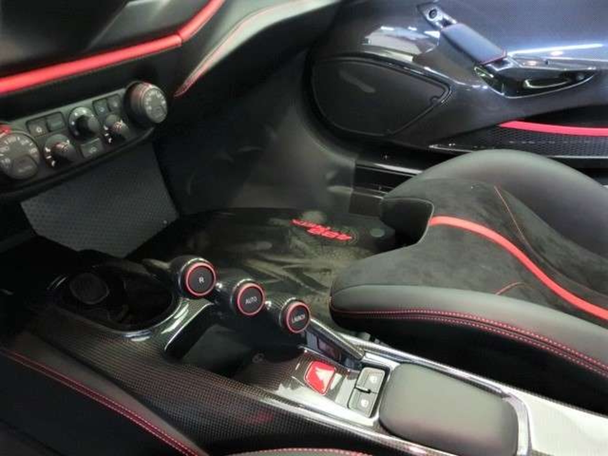 Ferrari 488 Pista (photo: 11)