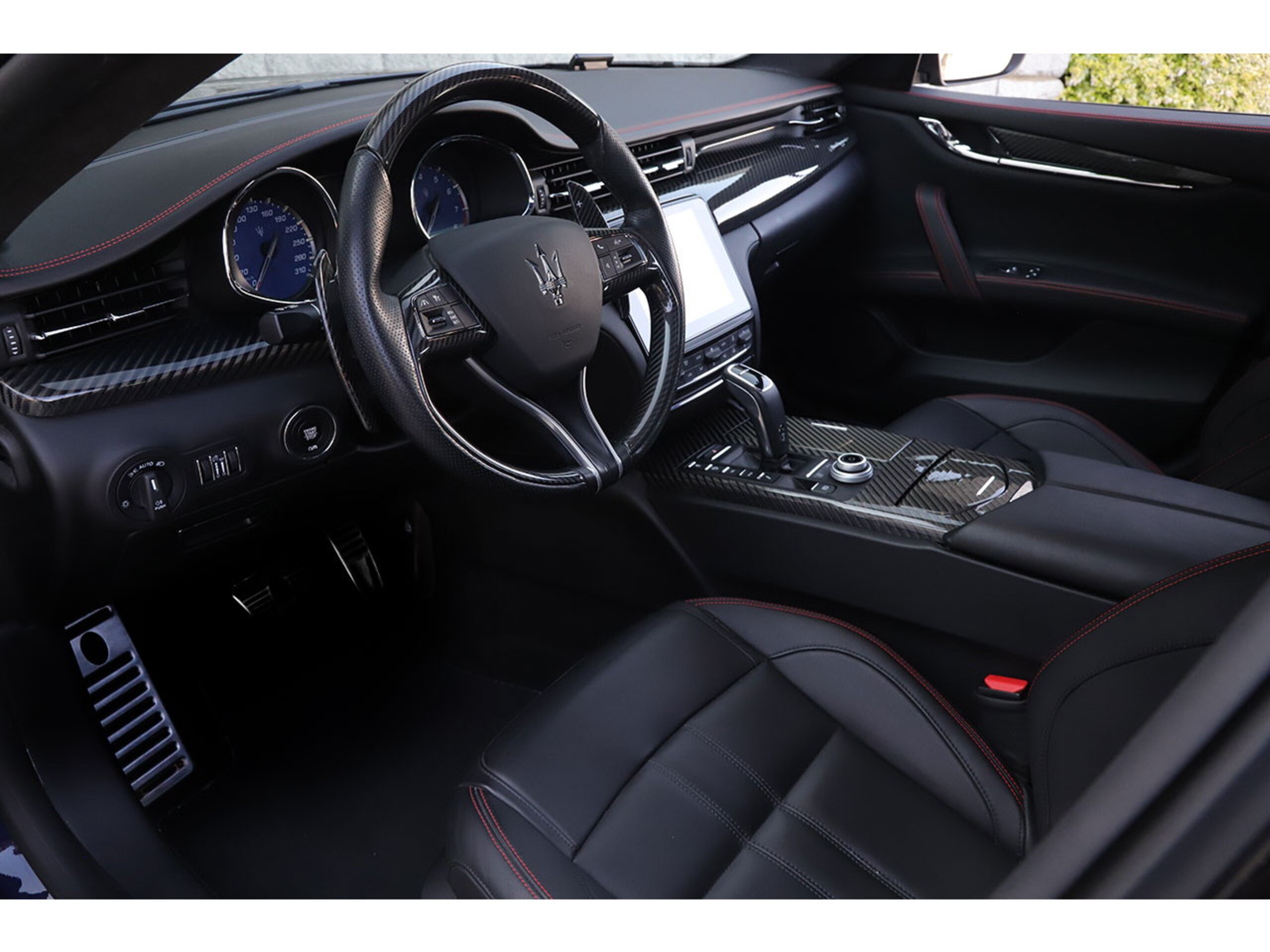 Maserati Quattroporte SQ4 (photo: 6)