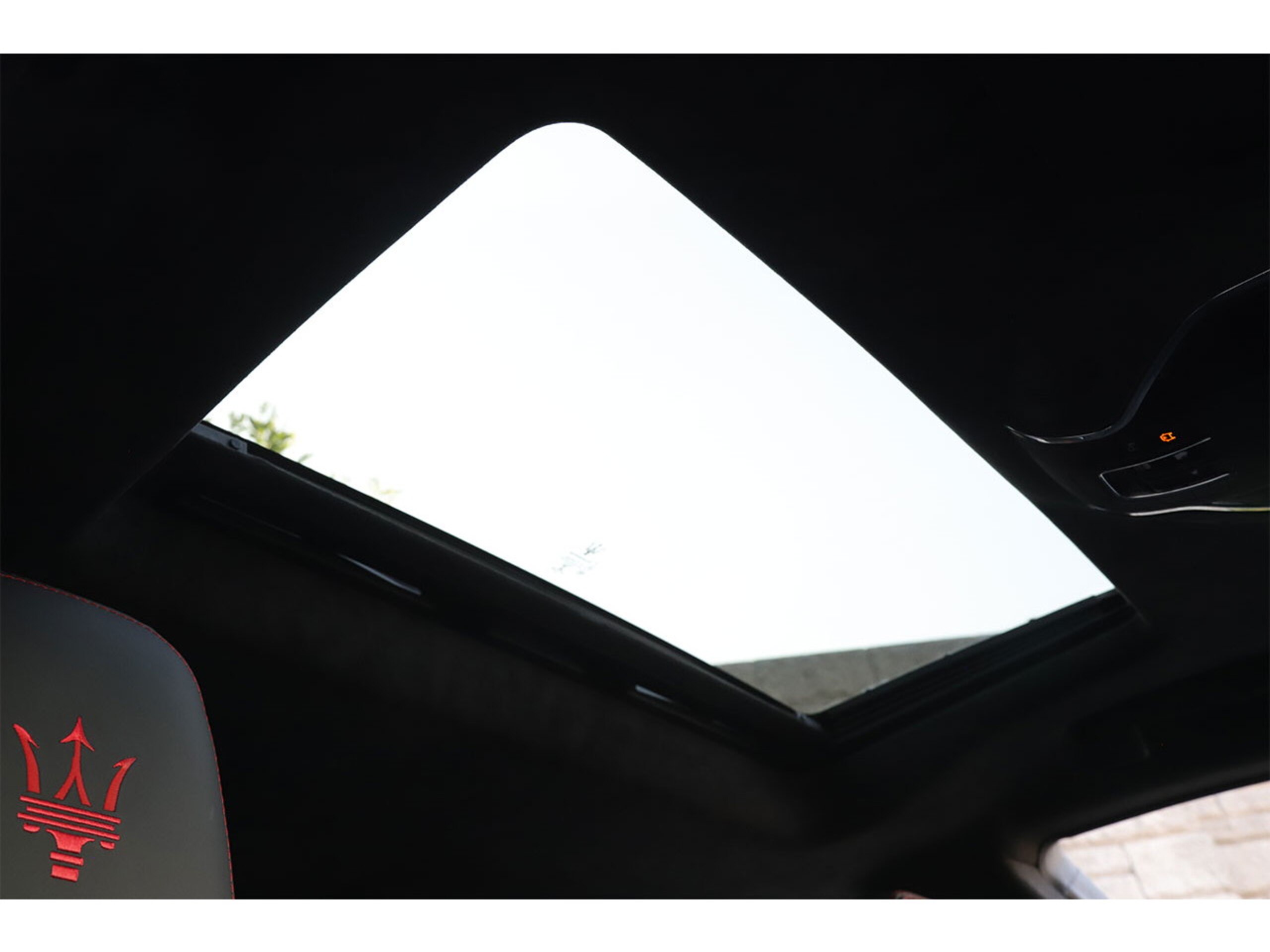 Maserati Quattroporte SQ4 (photo: 15)