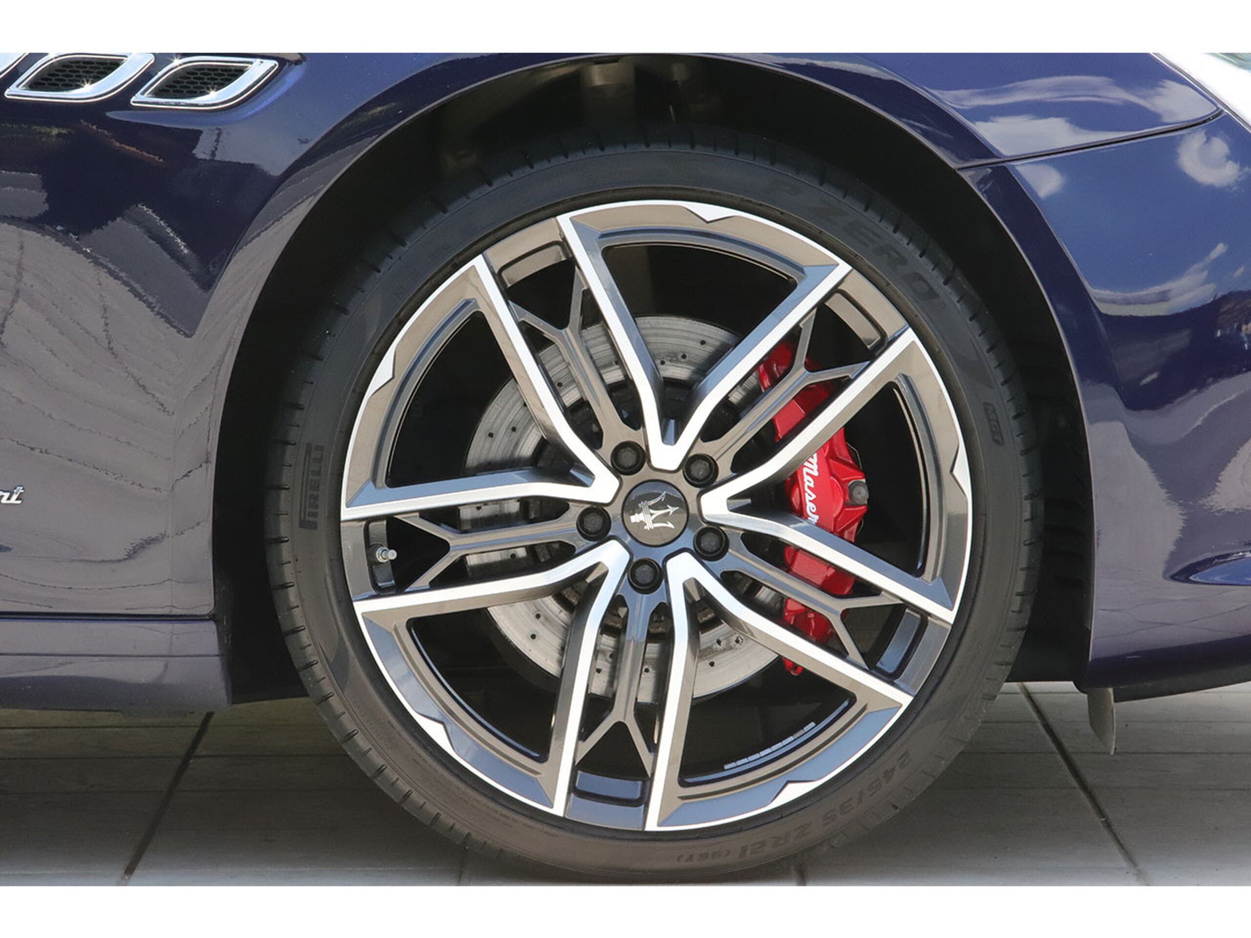 Maserati Quattroporte SQ4 (photo: 19)