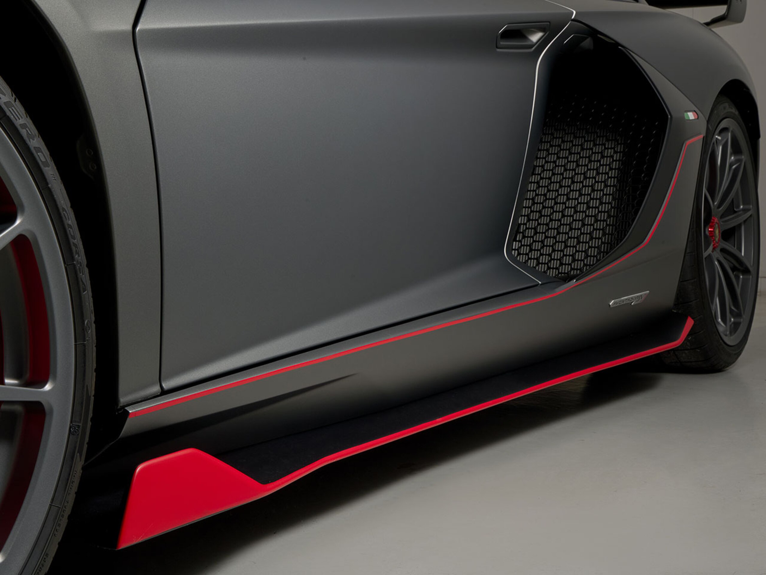 Lamborghini Aventador SVJ Roadster (photo: 6)