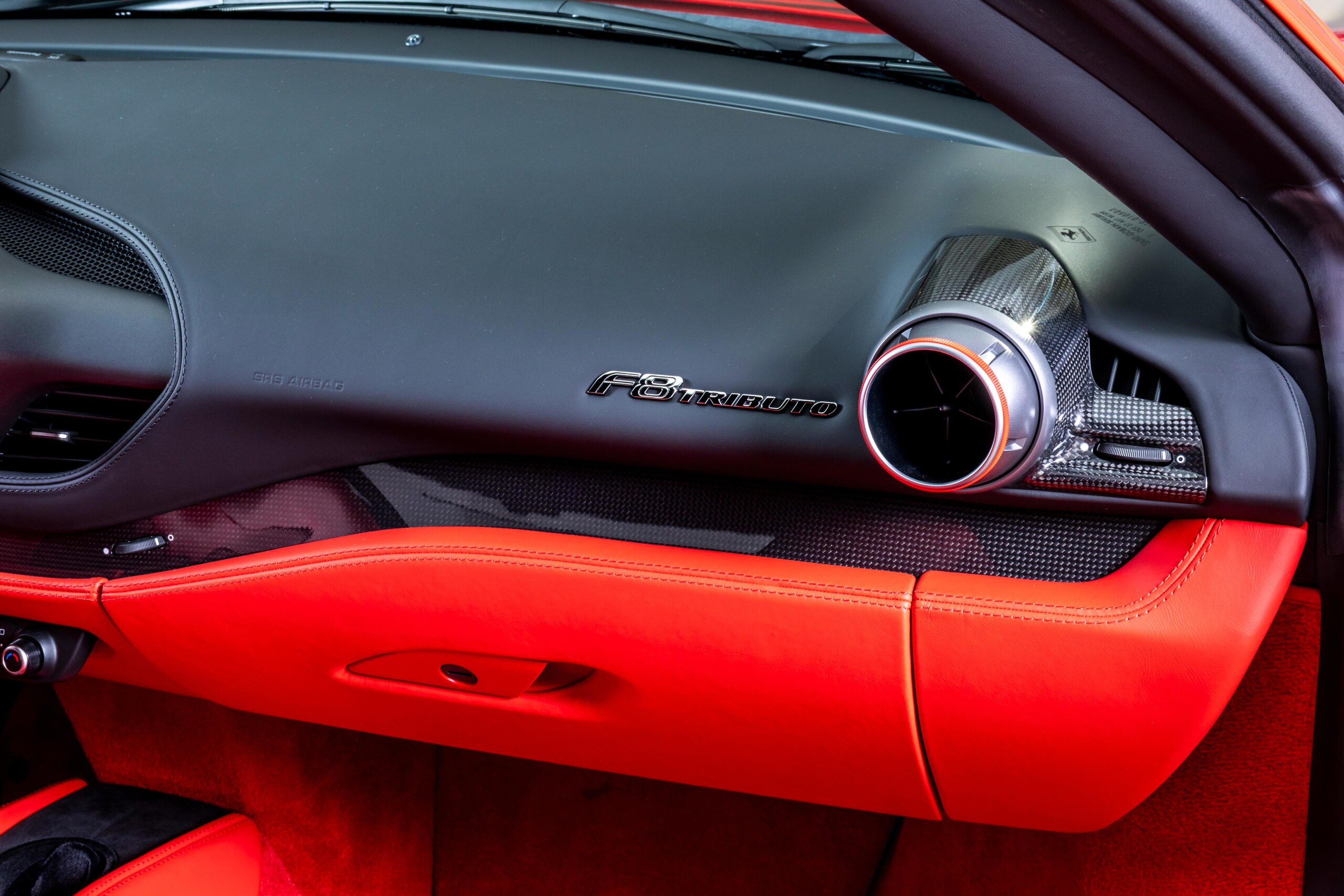 Ferrari F8 Tributo (photo: 15)