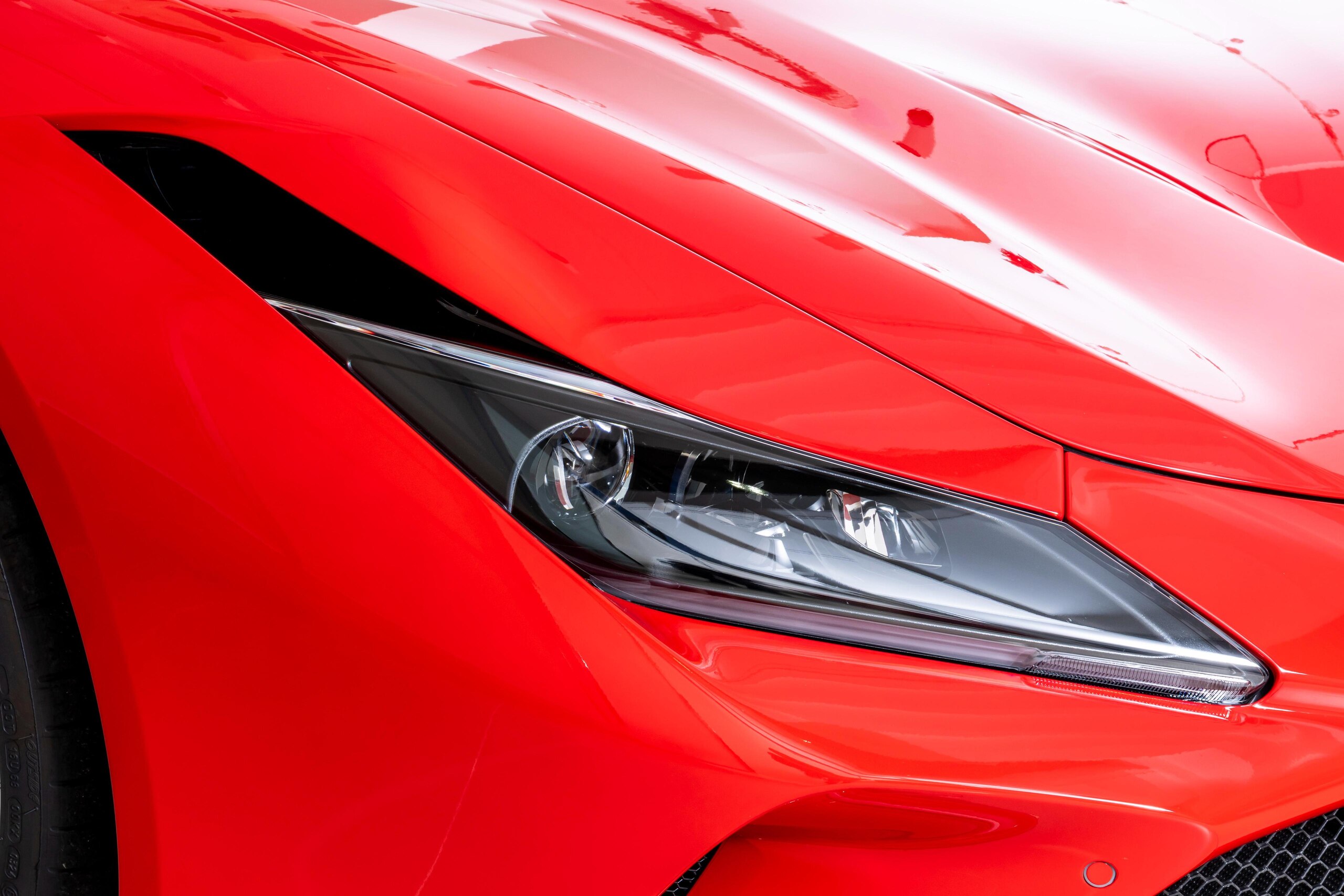 Ferrari F8 Tributo (photo: 16)