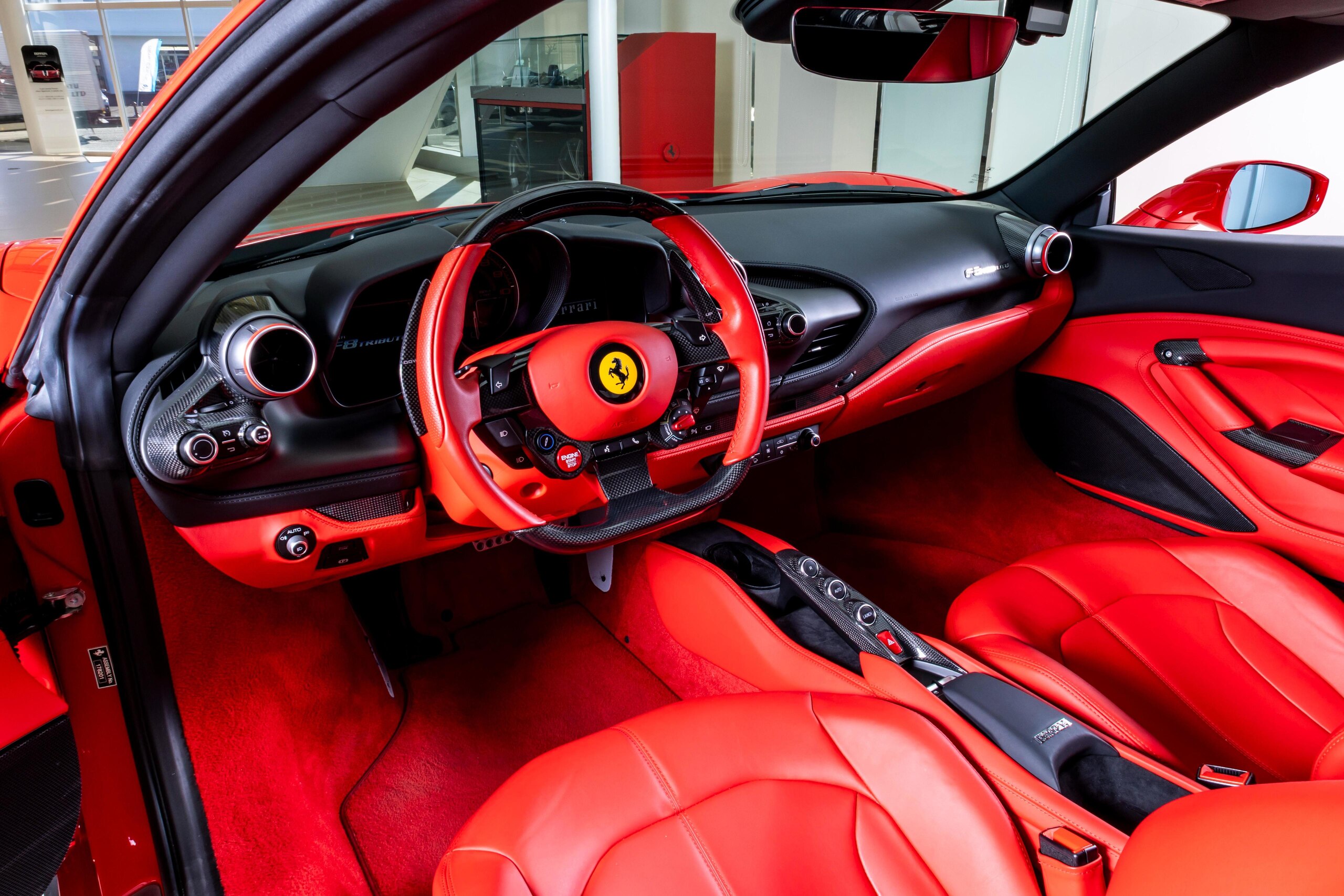 Ferrari F8 Tributo (photo: 8)