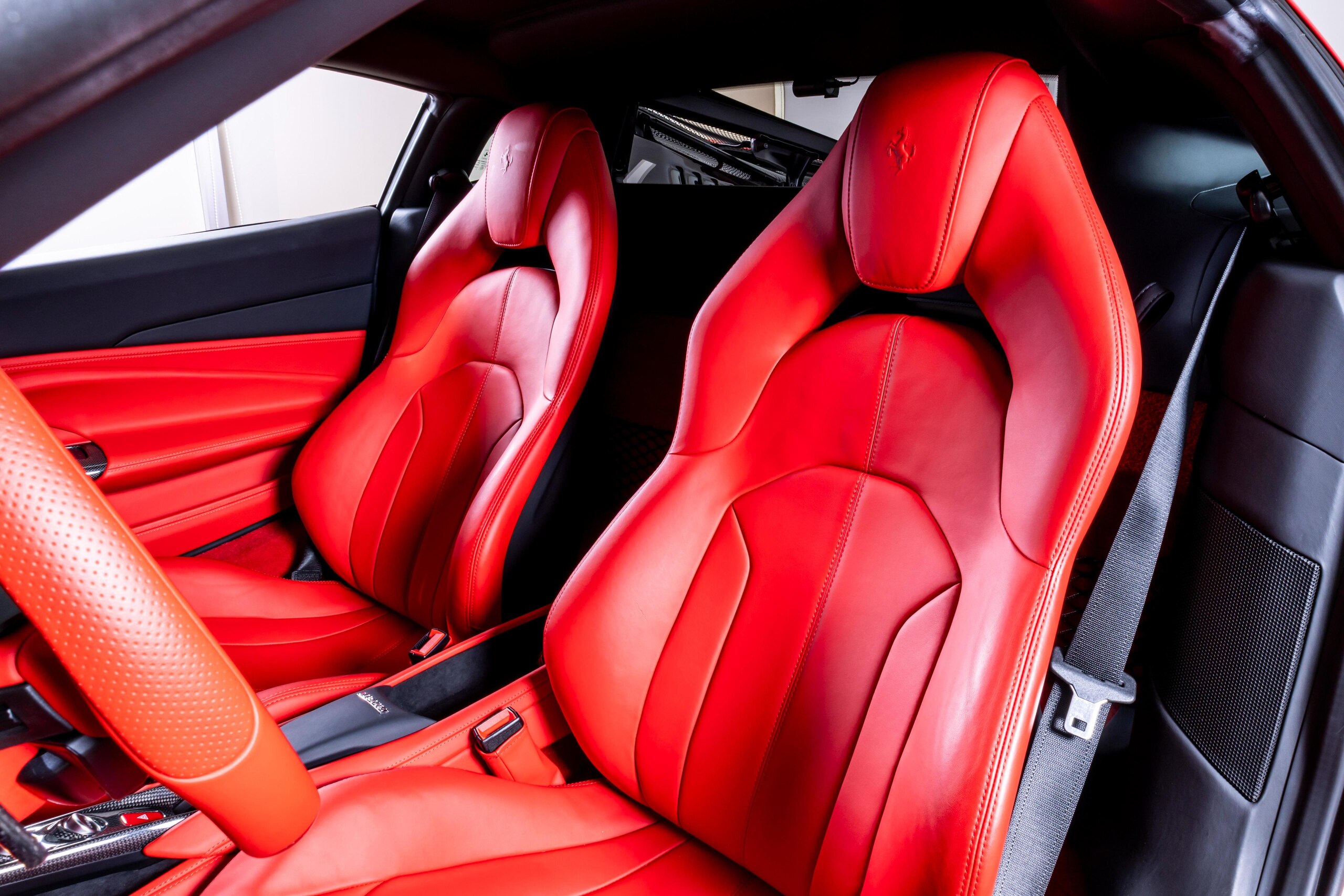 Ferrari F8 Tributo (photo: 9)