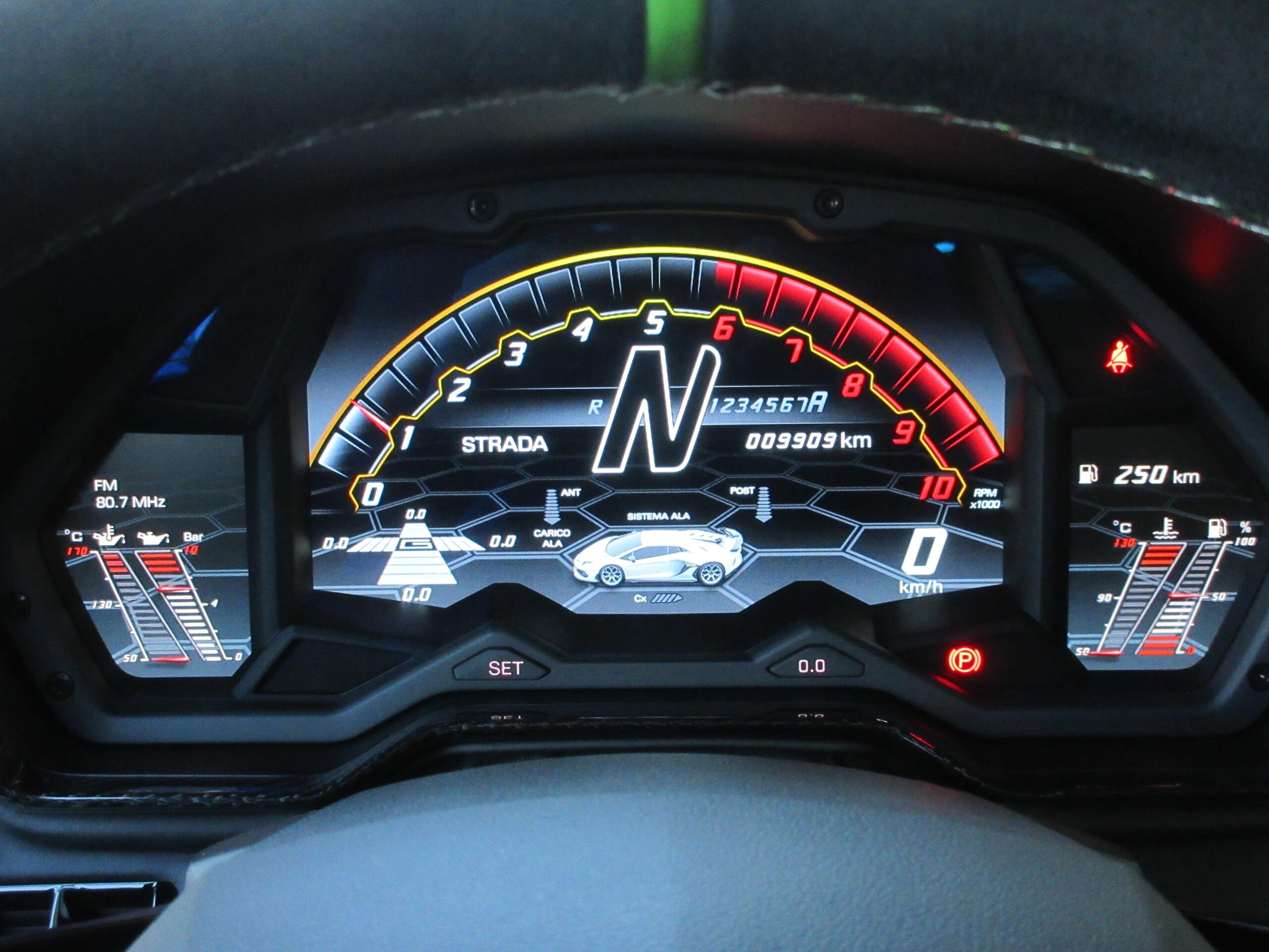 Lamborghini Aventador SVJ (photo: 16)