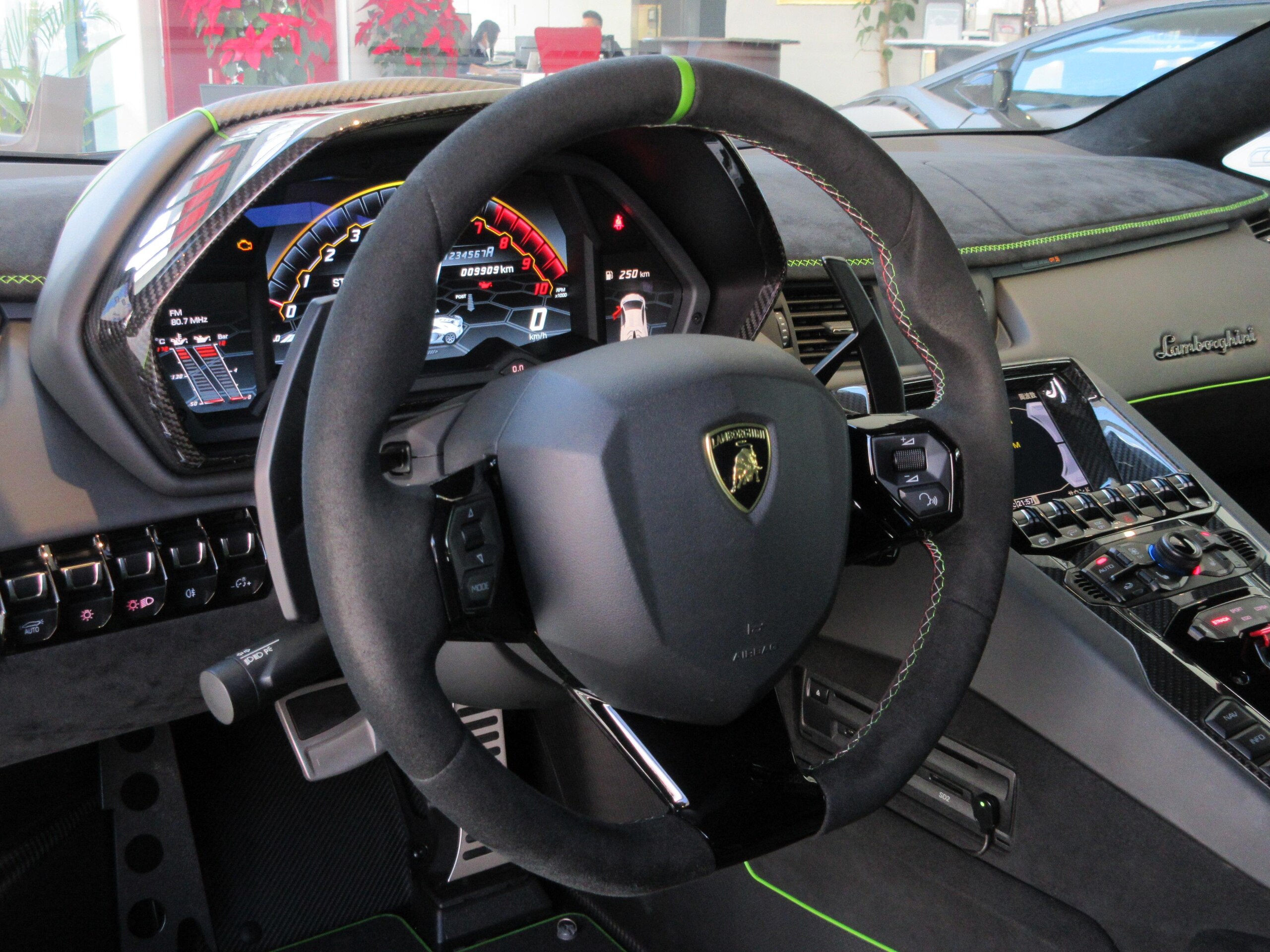 Lamborghini Aventador SVJ (photo: 14)