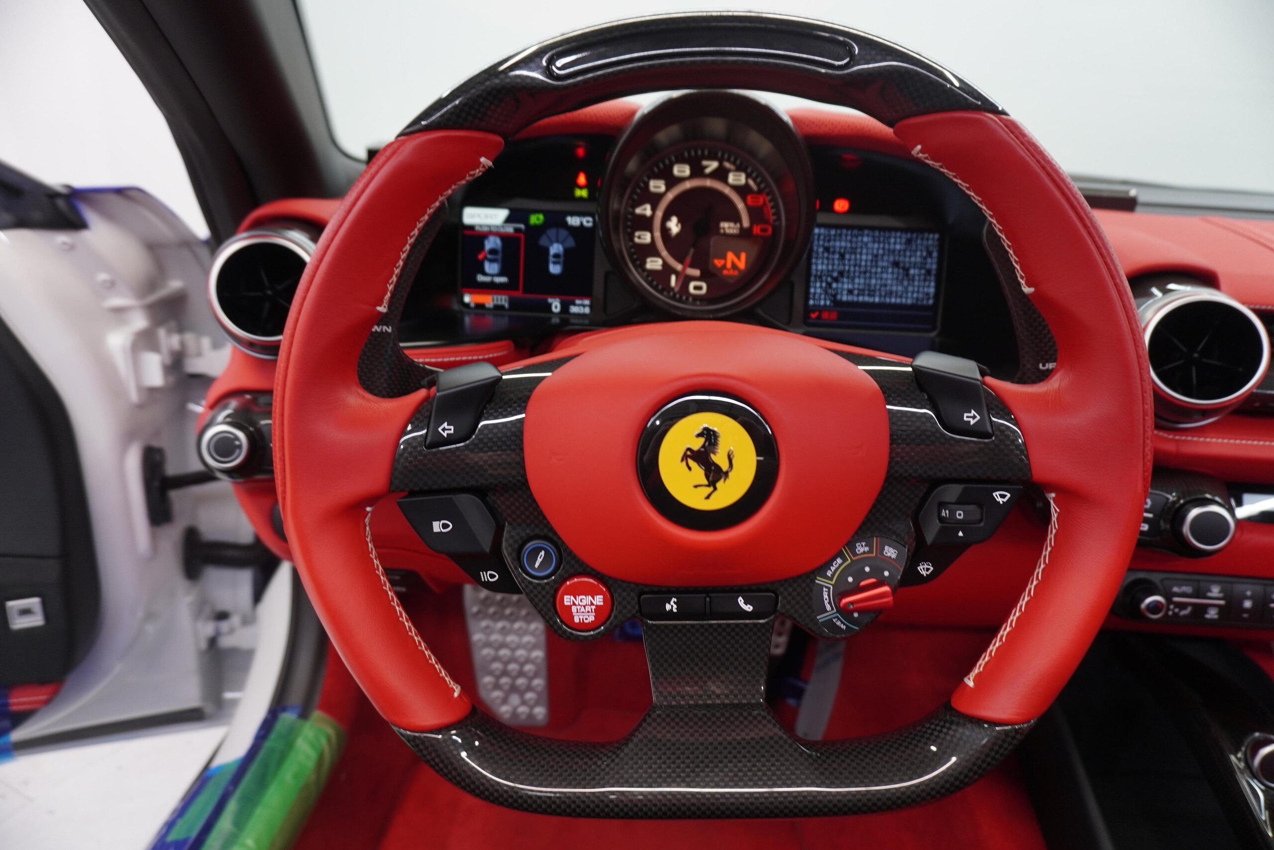 Ferrari 812GTS (photo: 12)