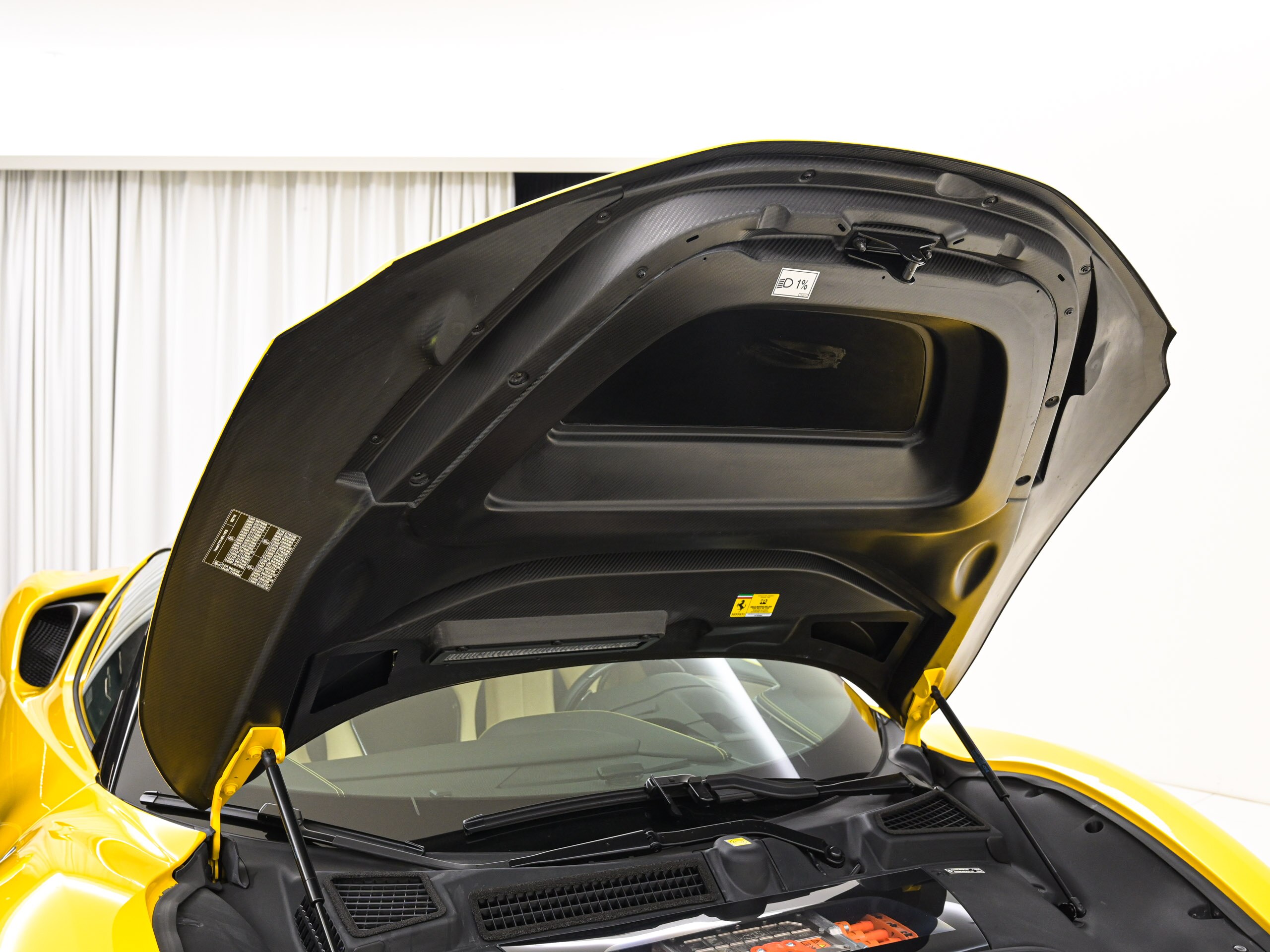 Ferrari SF90 Stradale (photo: 12)