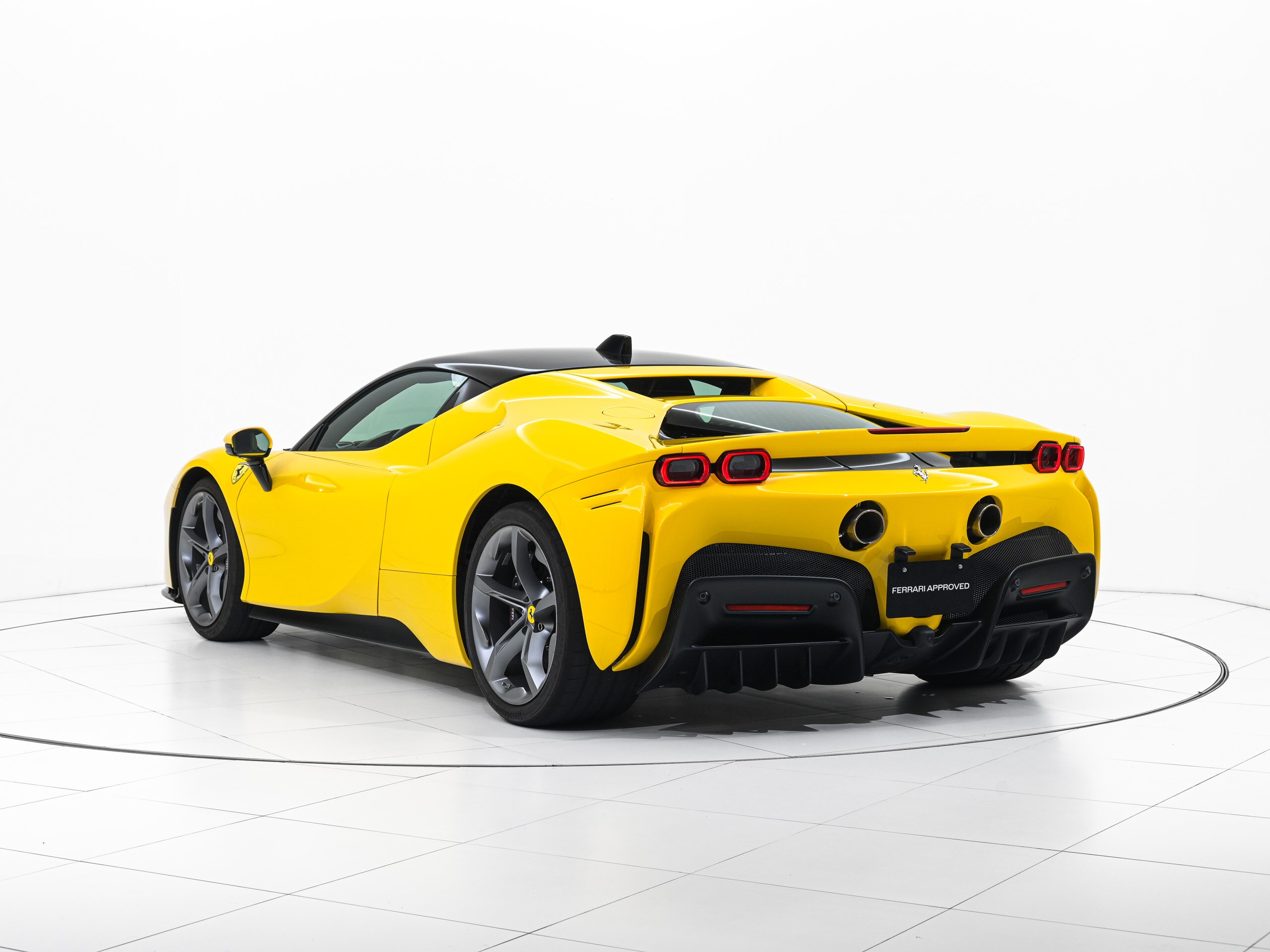 Ferrari SF90 Stradale (photo: 3)