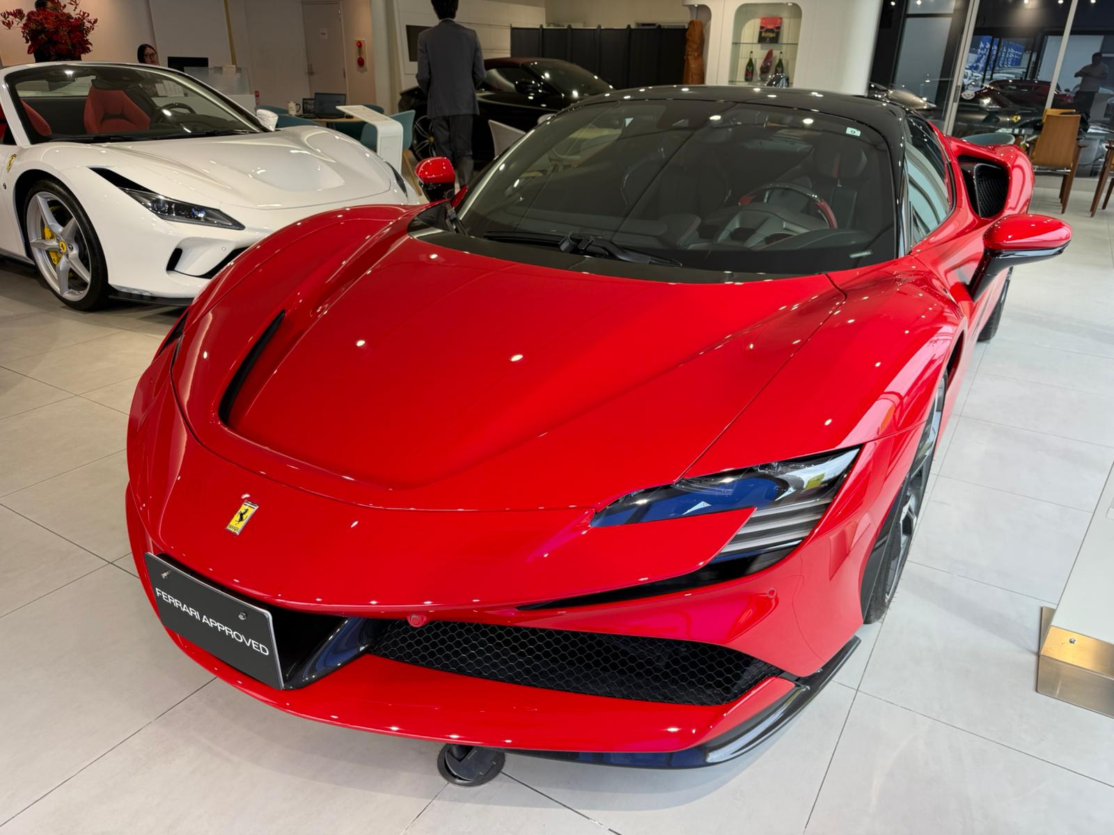 Ferrari SF90 Stradale (photo: 2)