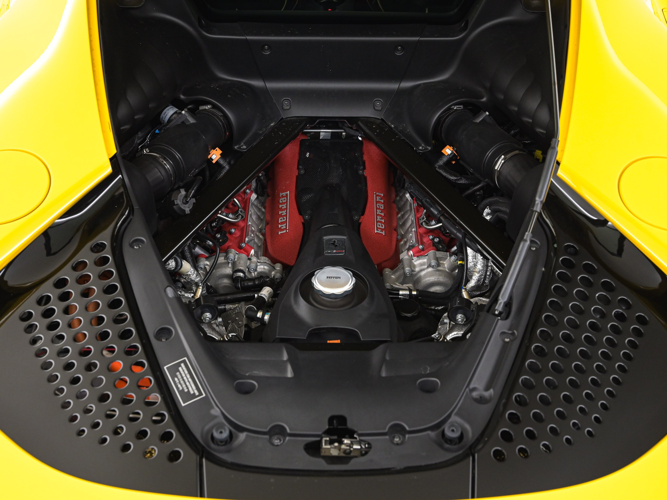 Ferrari SF90 Stradale (photo: 13)