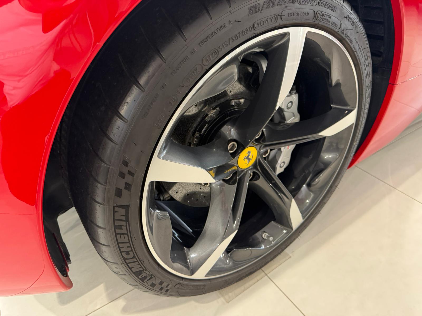 Ferrari SF90 Stradale (photo: 8)