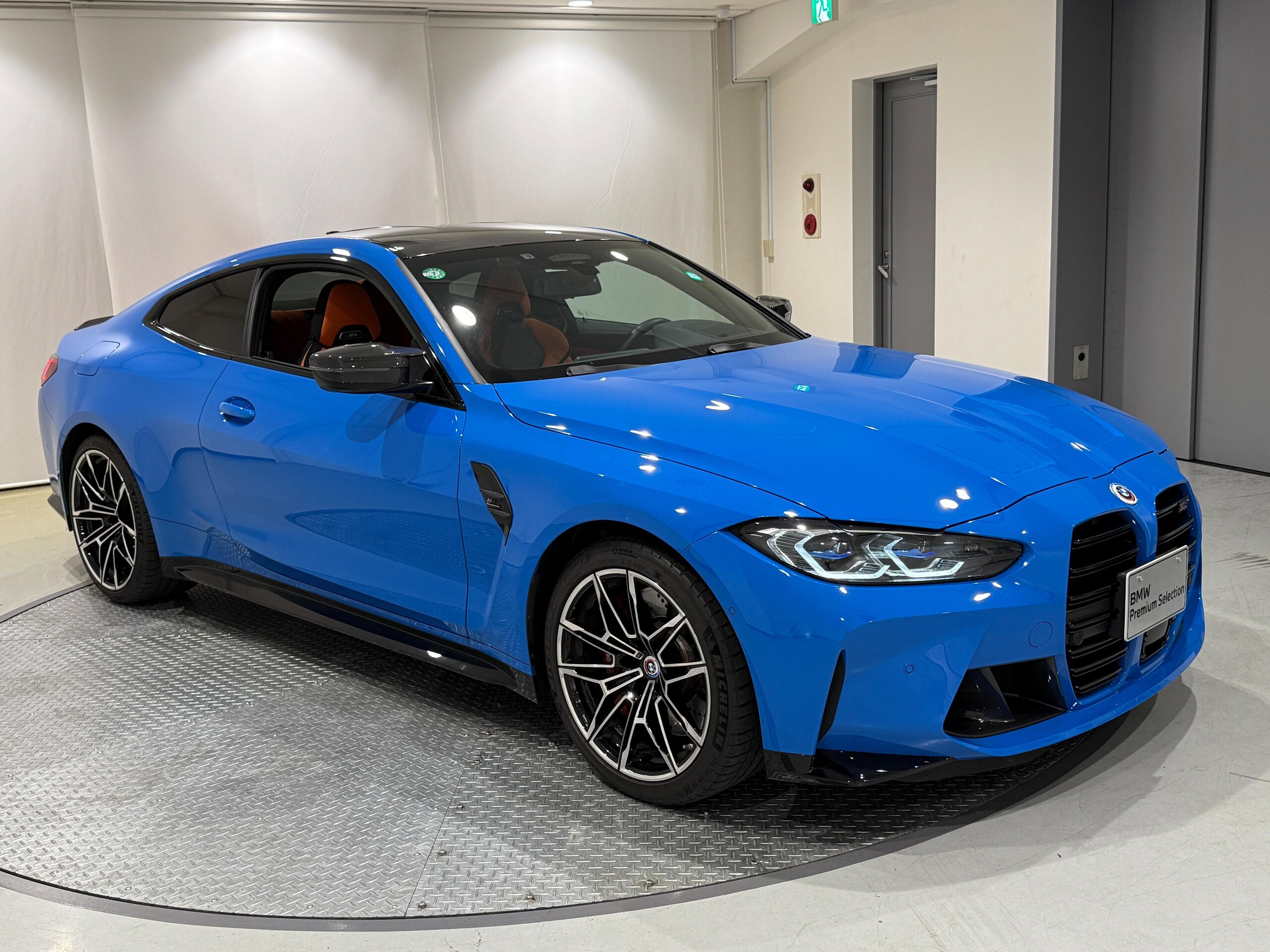 BMW M4 Competition (photo: 2)