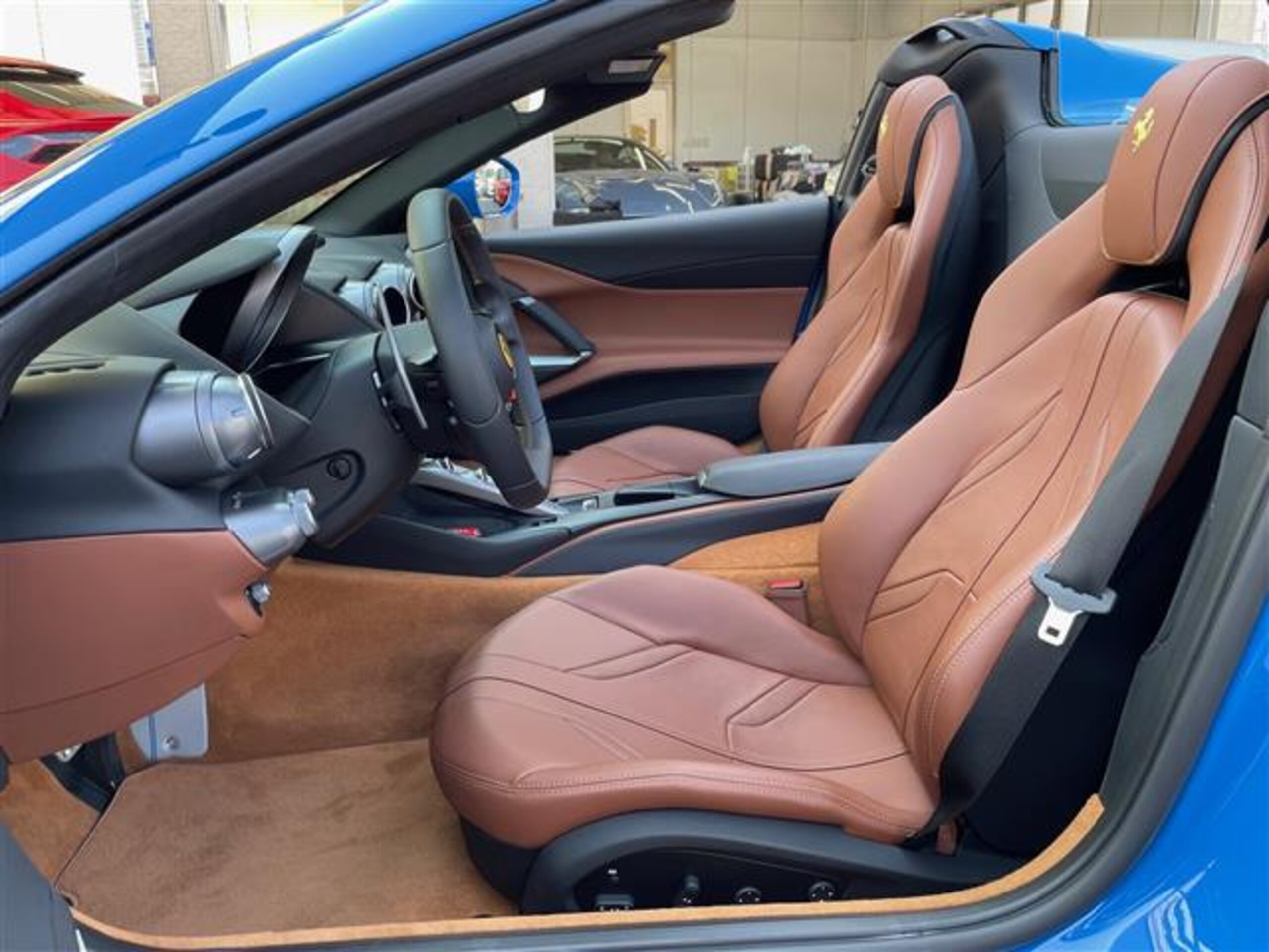 Ferrari 812GTS (photo: 8)