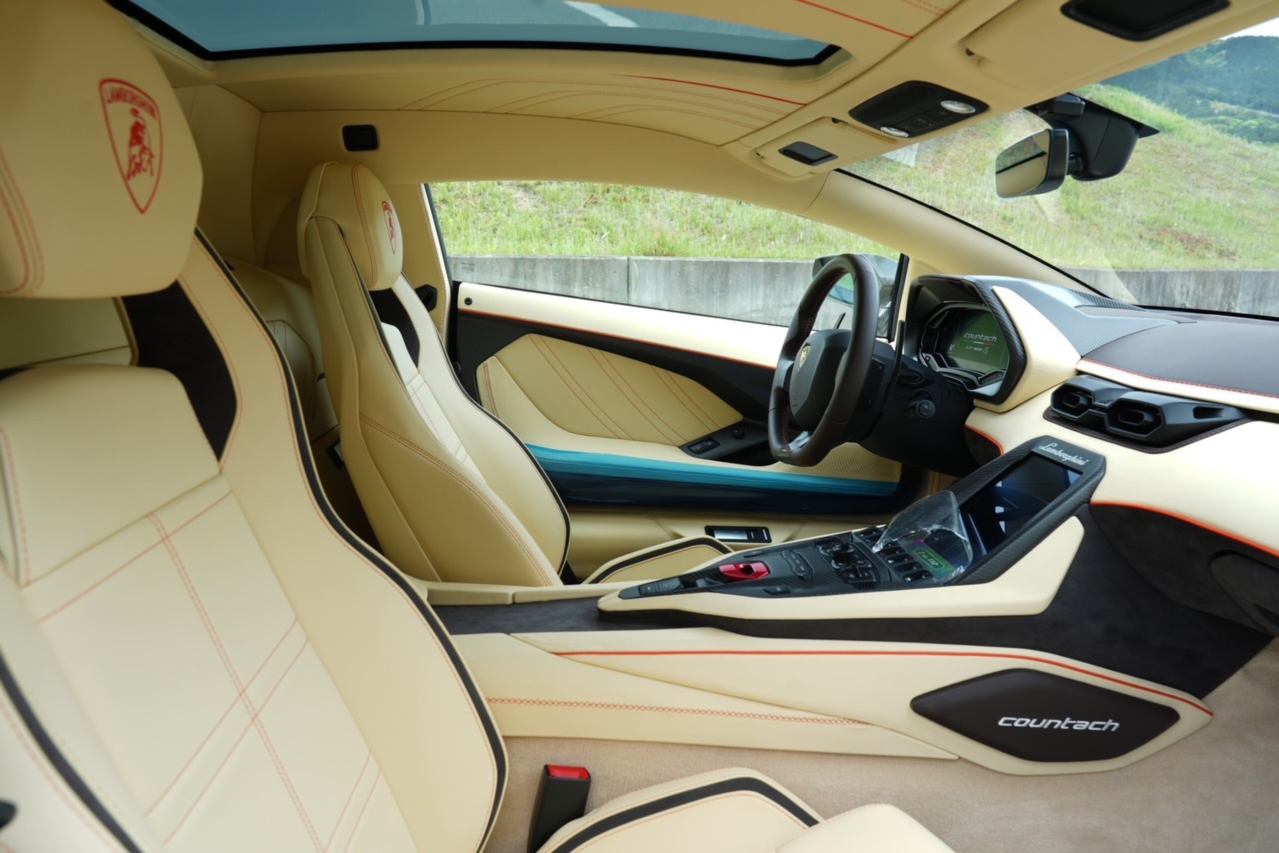 Lamborghini Countach LPI 800-4 (photo: 23)