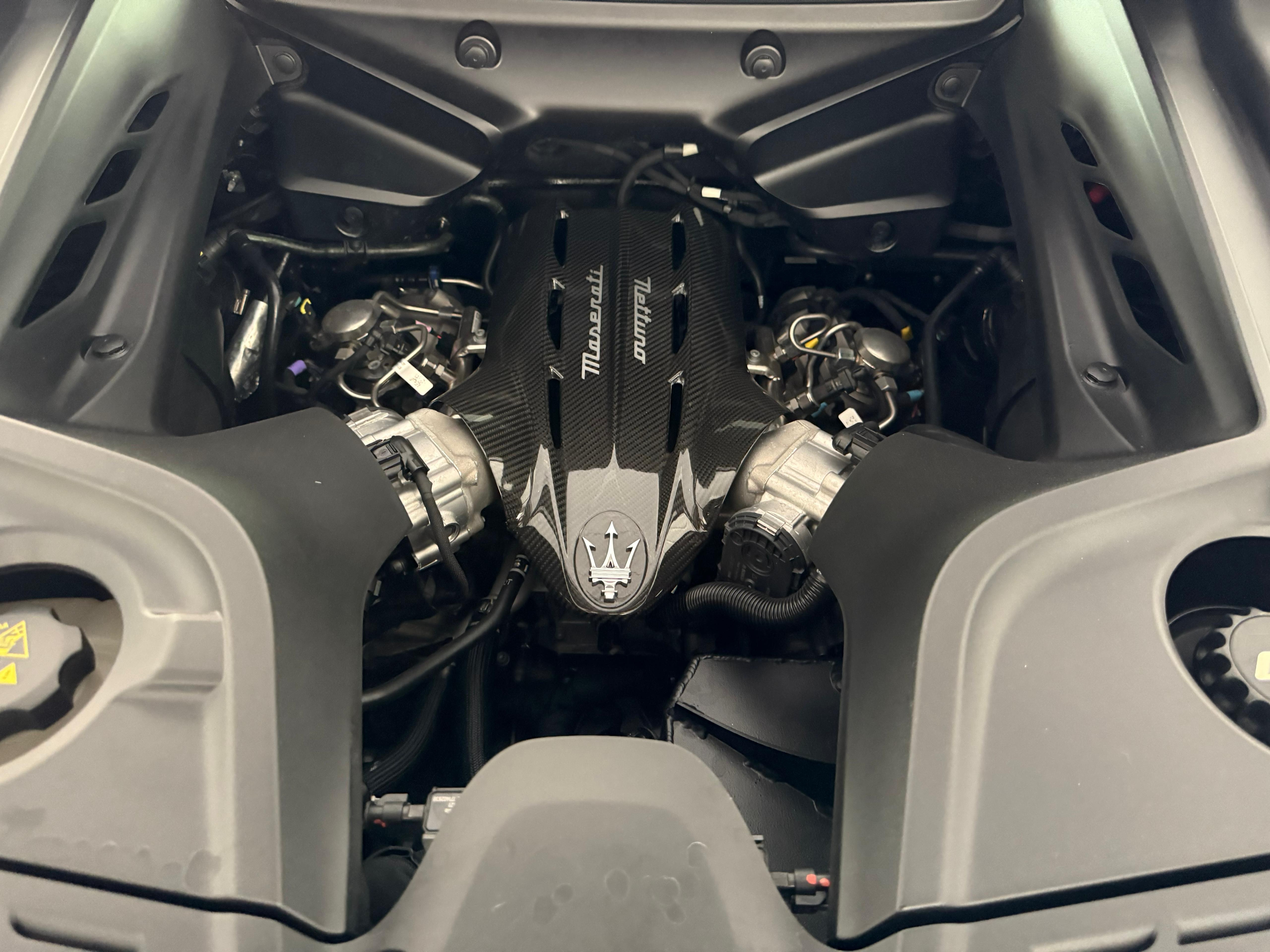 Maserati MC20 (photo: 18)