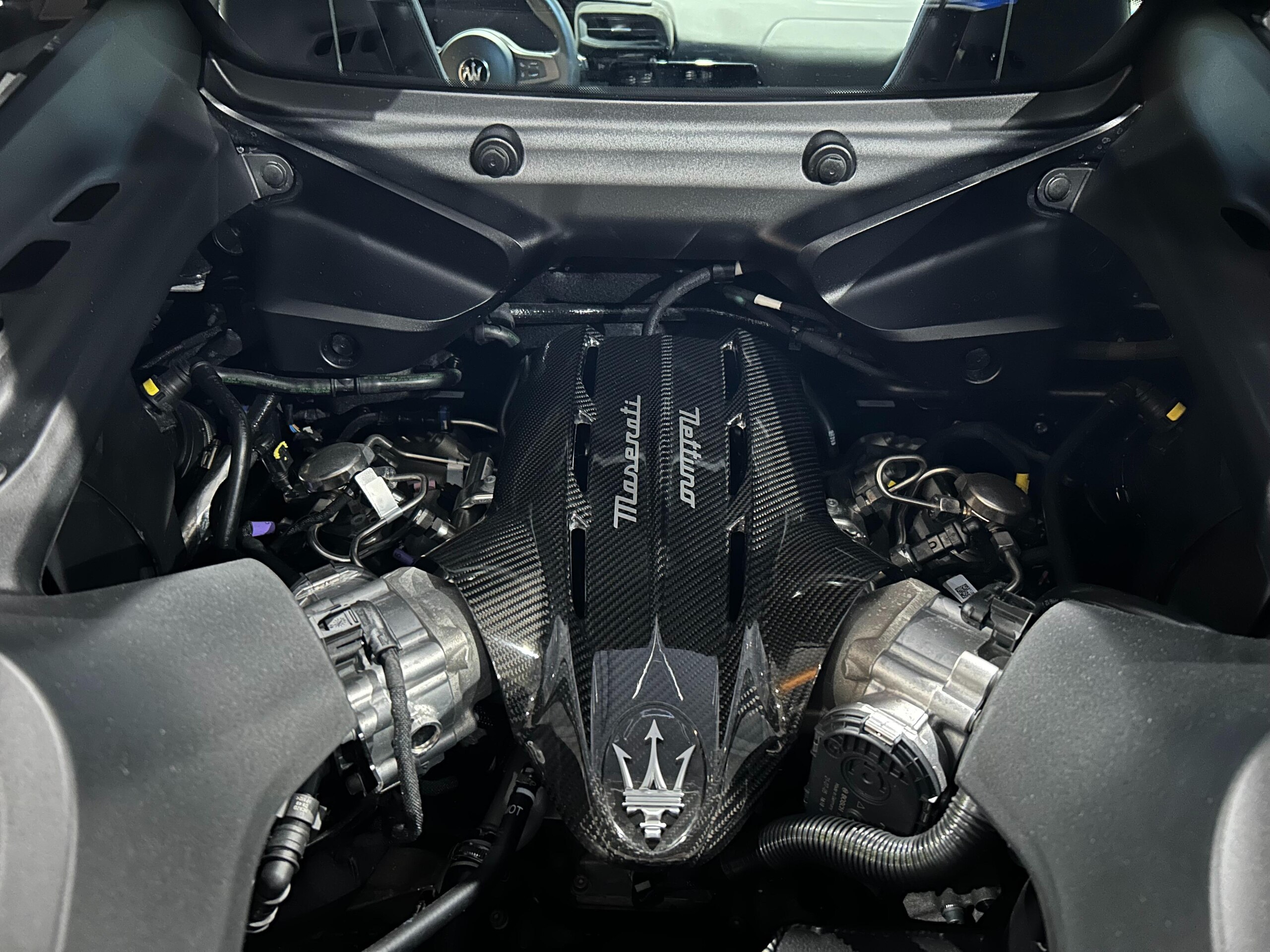 Maserati MC20 (photo: 23)