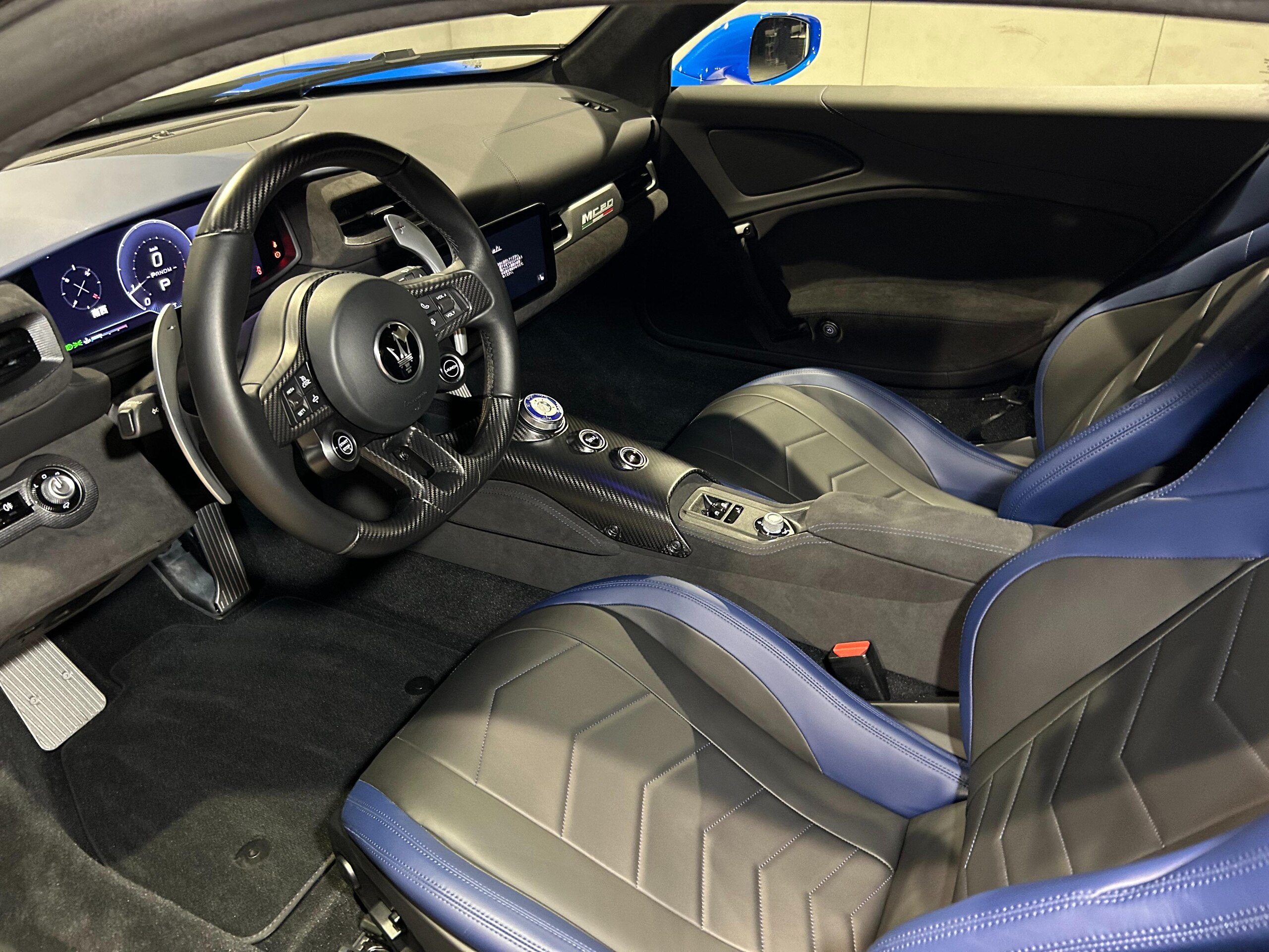 Maserati MC20 (photo: 10)