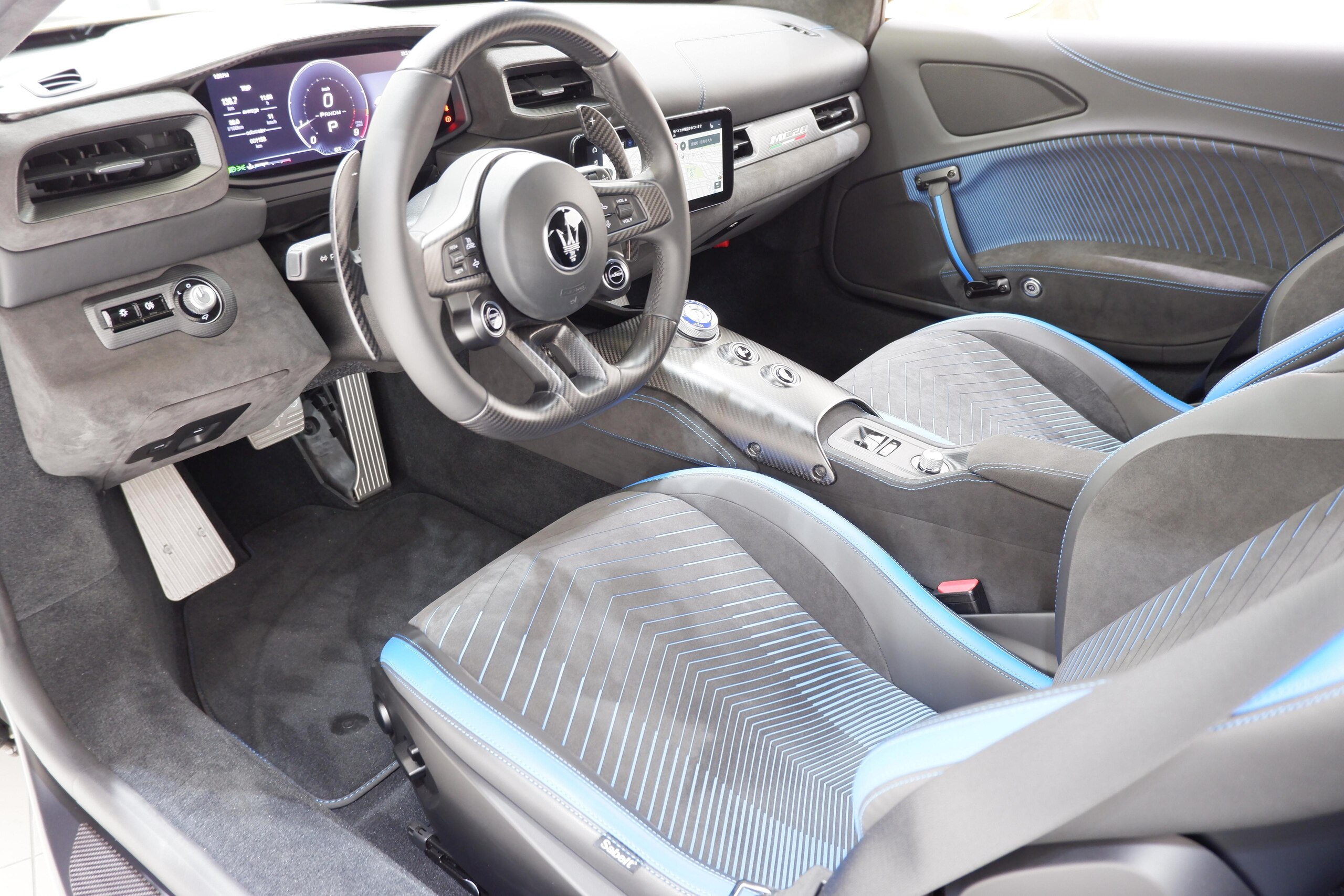 Maserati MC20 (photo: 3)