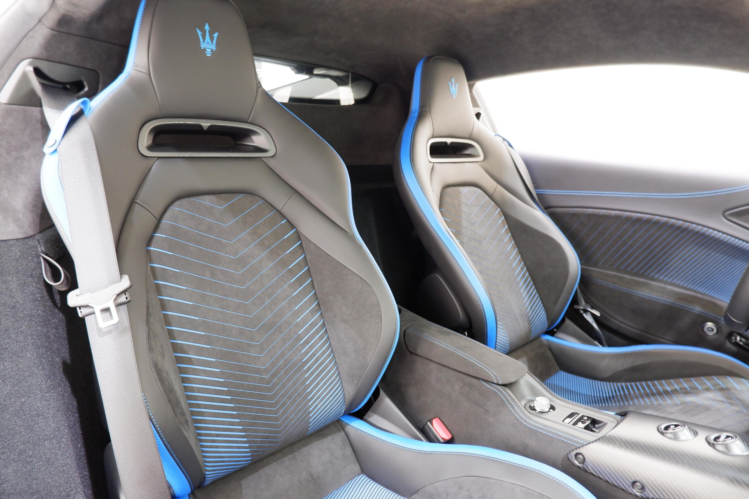 Maserati MC20 (photo: 8)