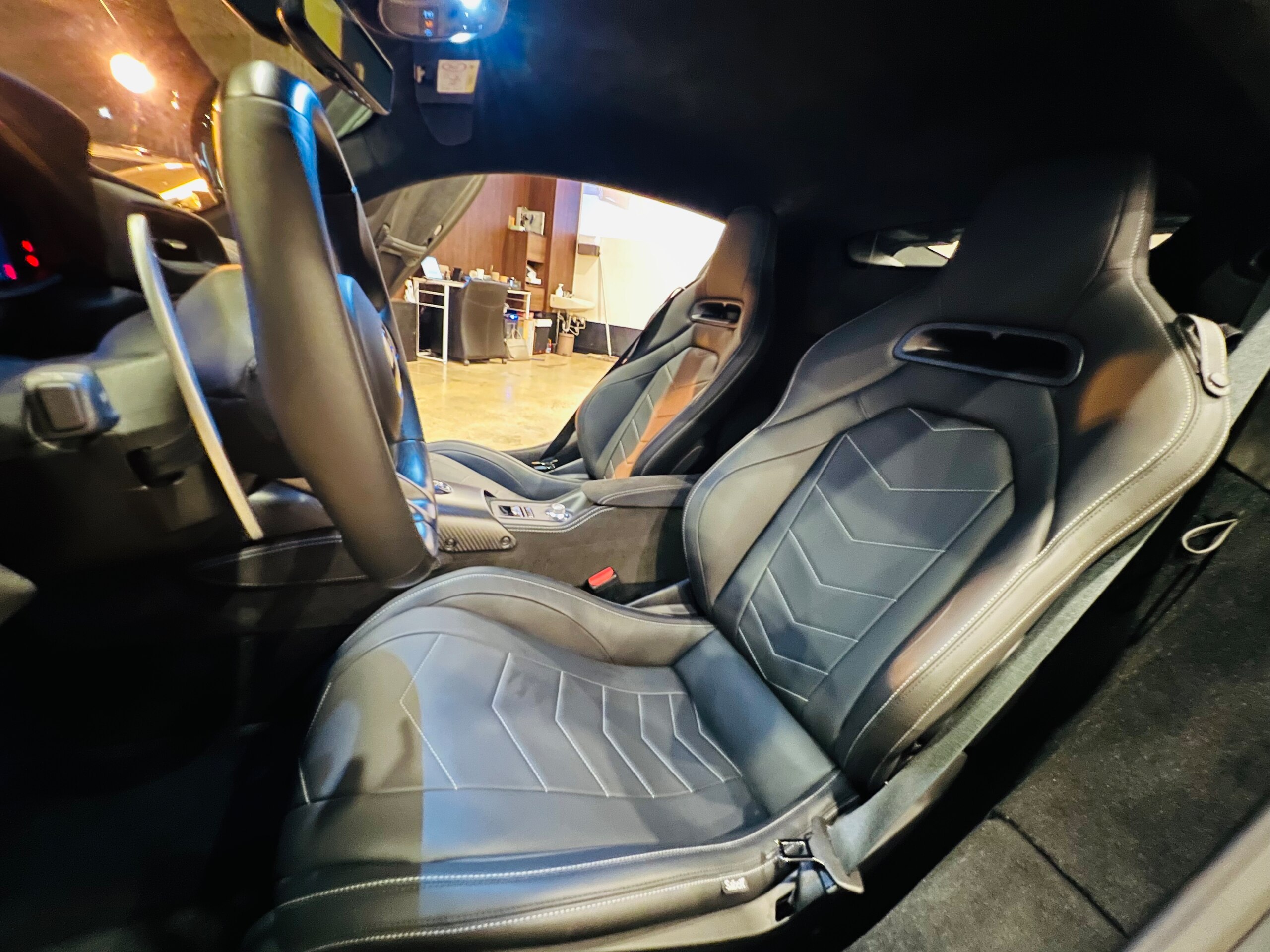 Maserati MC20 (photo: 9)