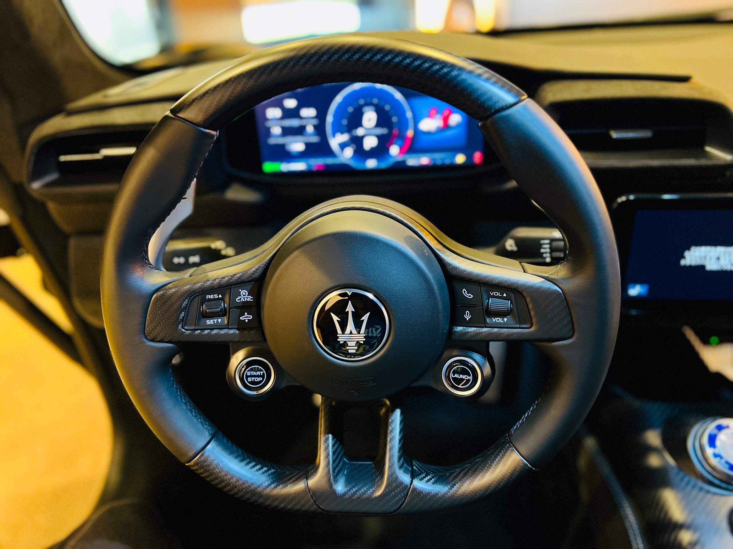 Maserati MC20 (photo: 10)