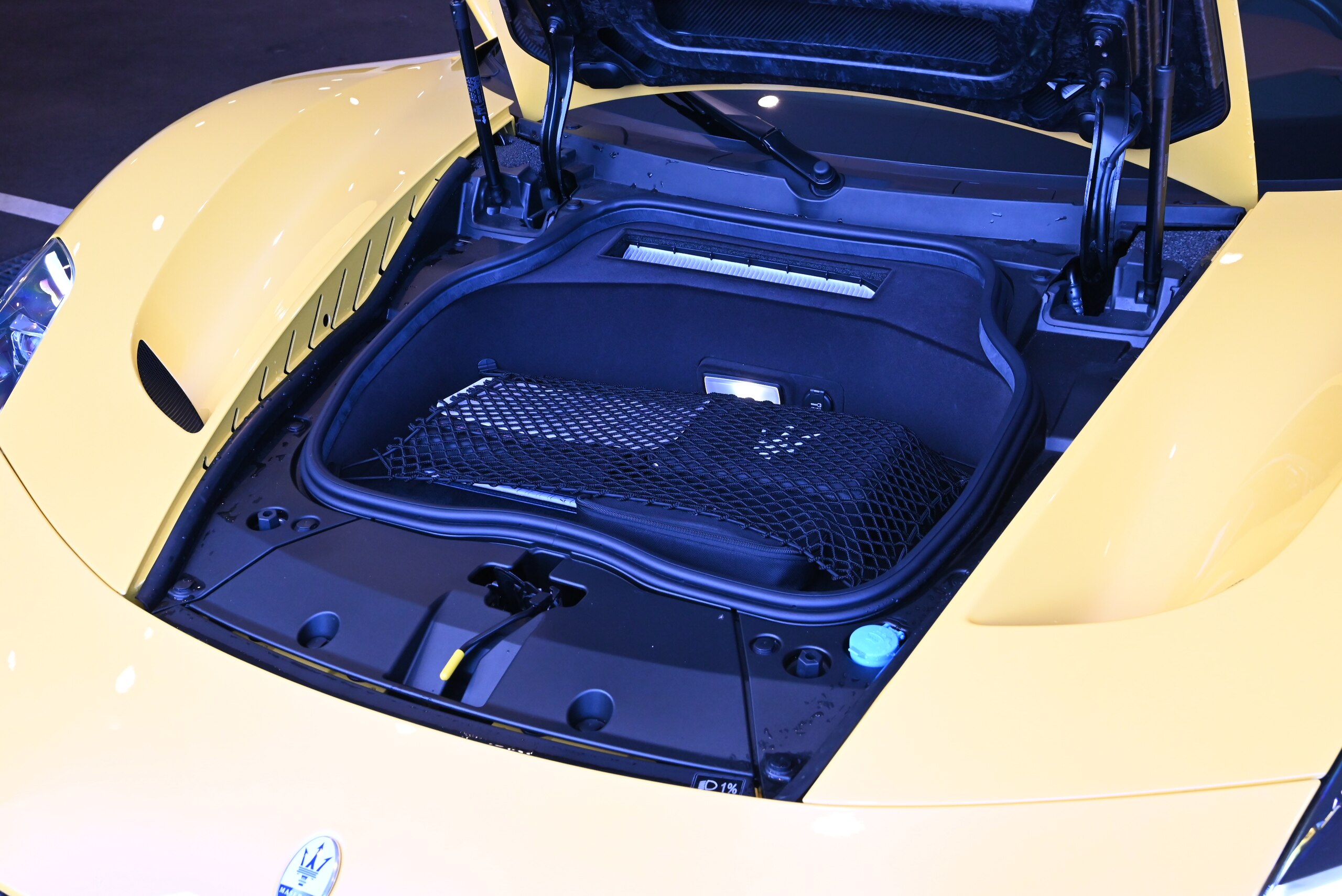 Maserati MC20 (photo: 23)