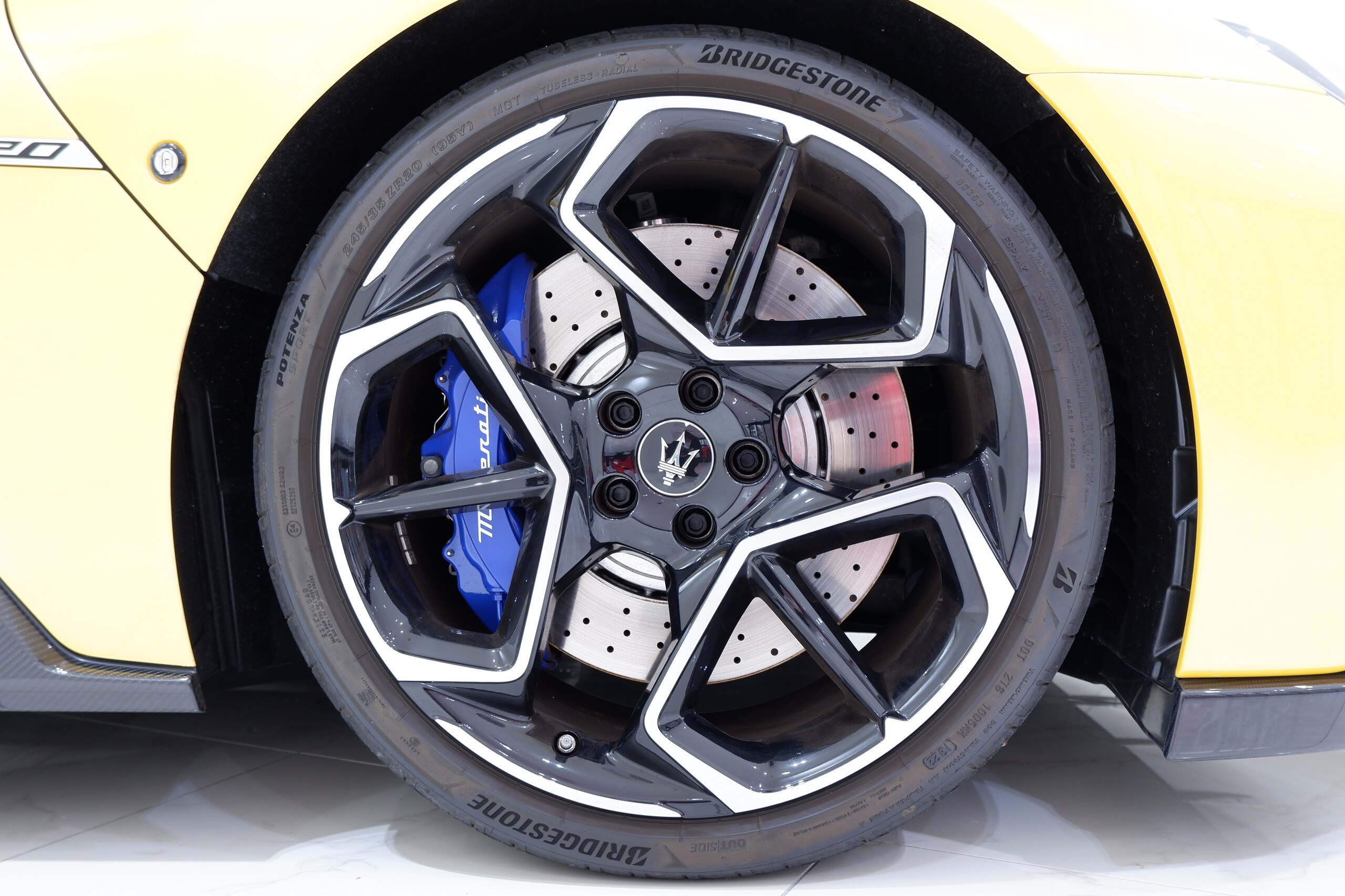 Maserati MC20 (photo: 13)