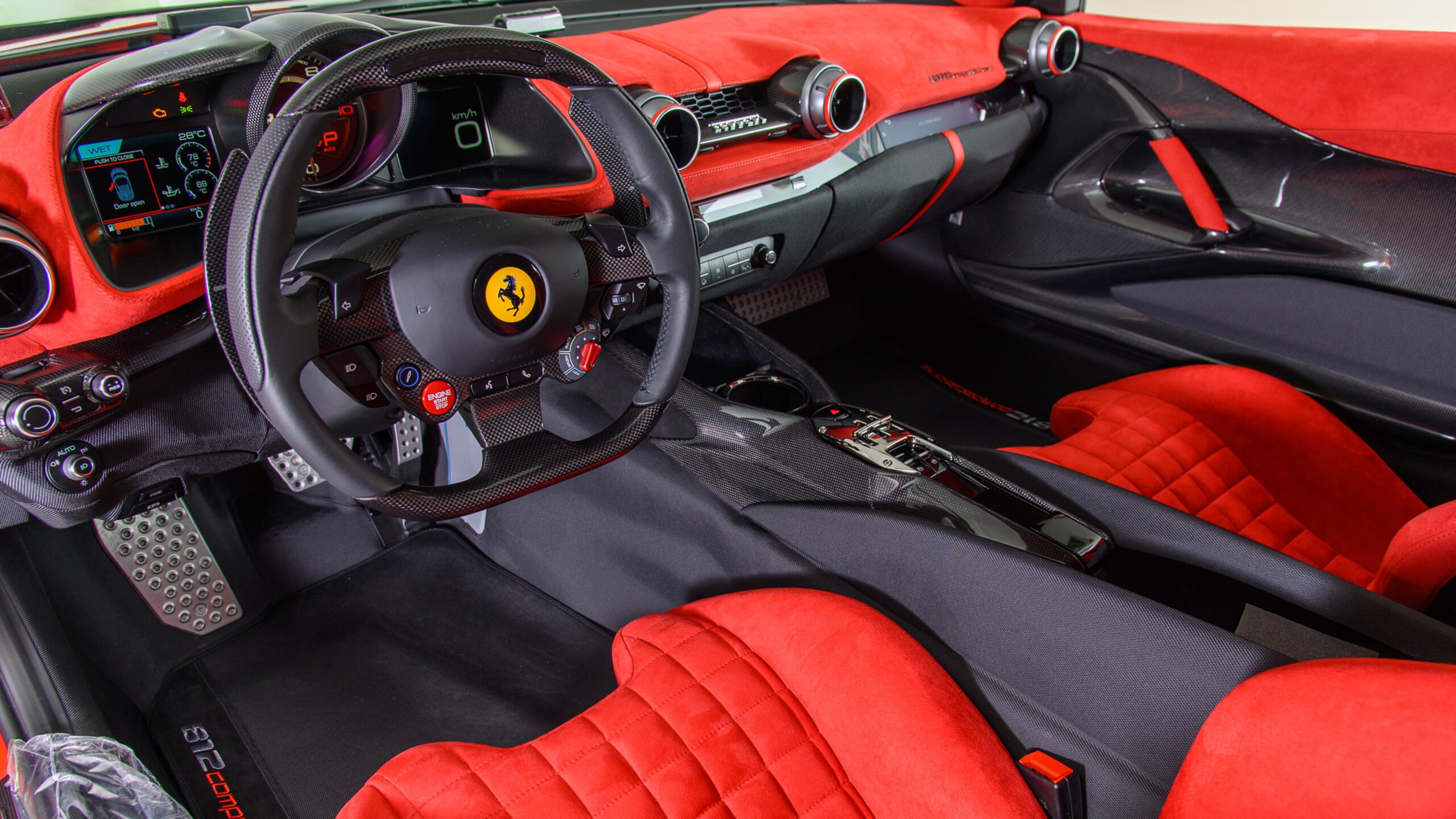 Ferrari 812 Competizione (photo: 7)