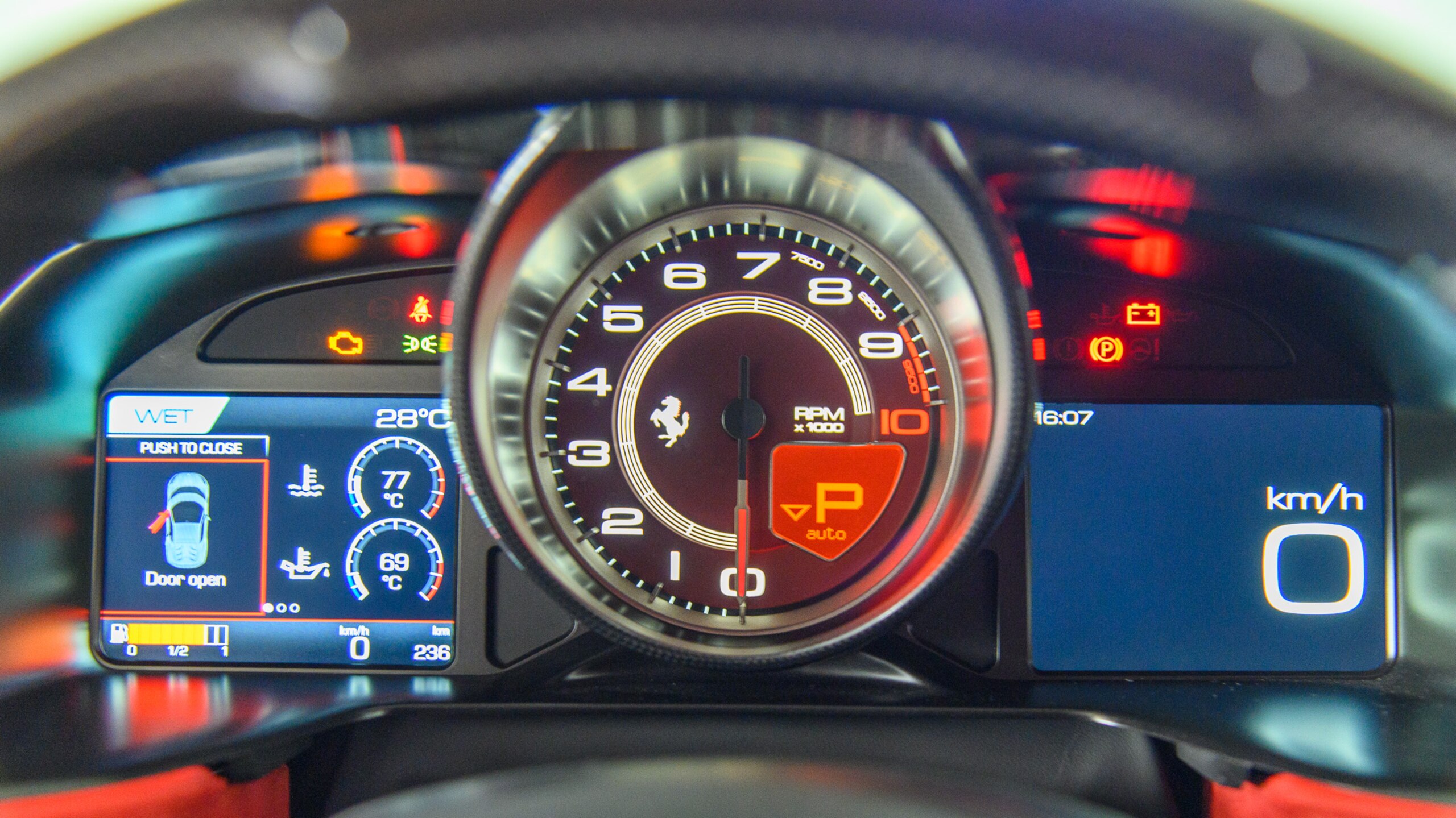 Ferrari 812 Competizione (photo: 9)