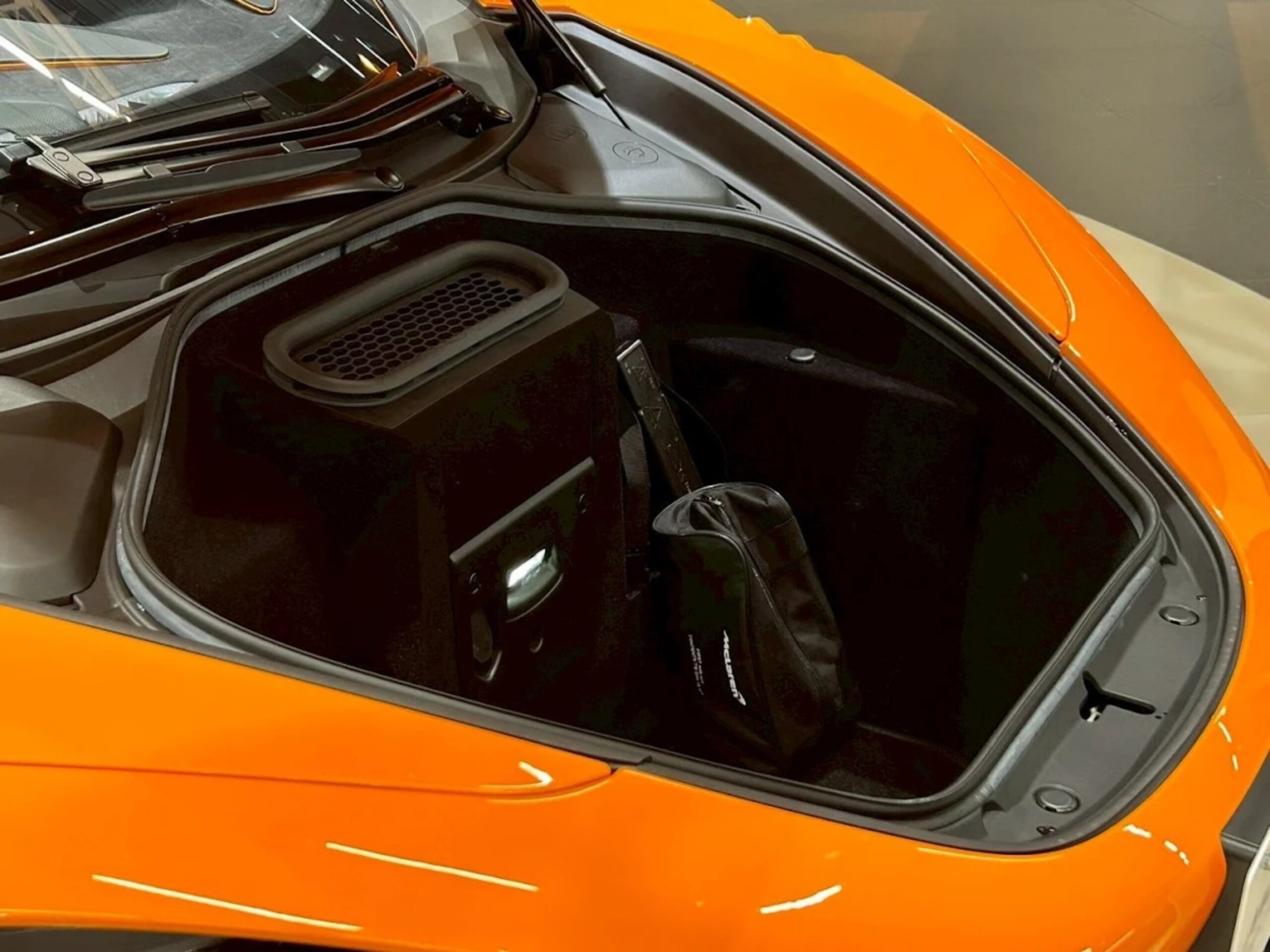 McLaren 750S Spider (photo: 15)