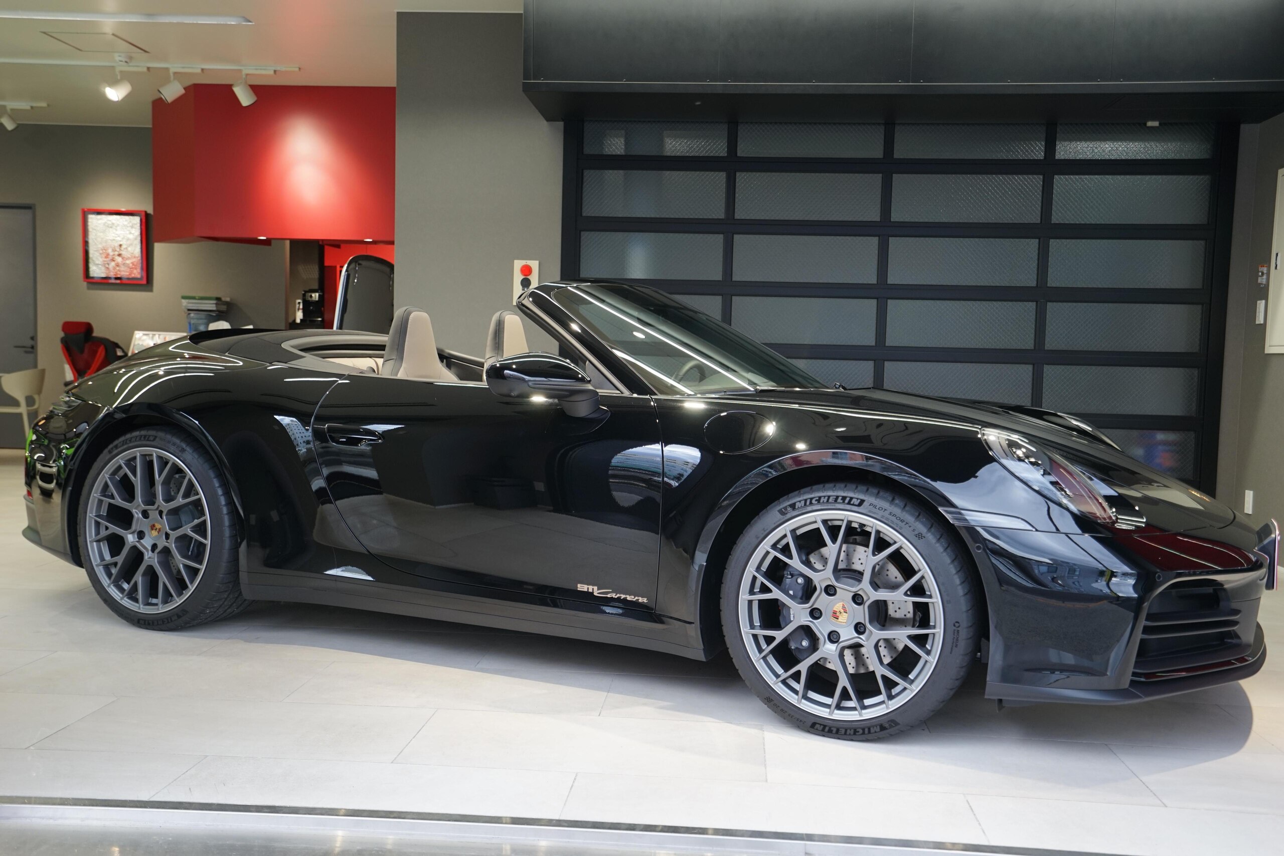 Porsche 911 Carrera Cabriolet (photo: 1)