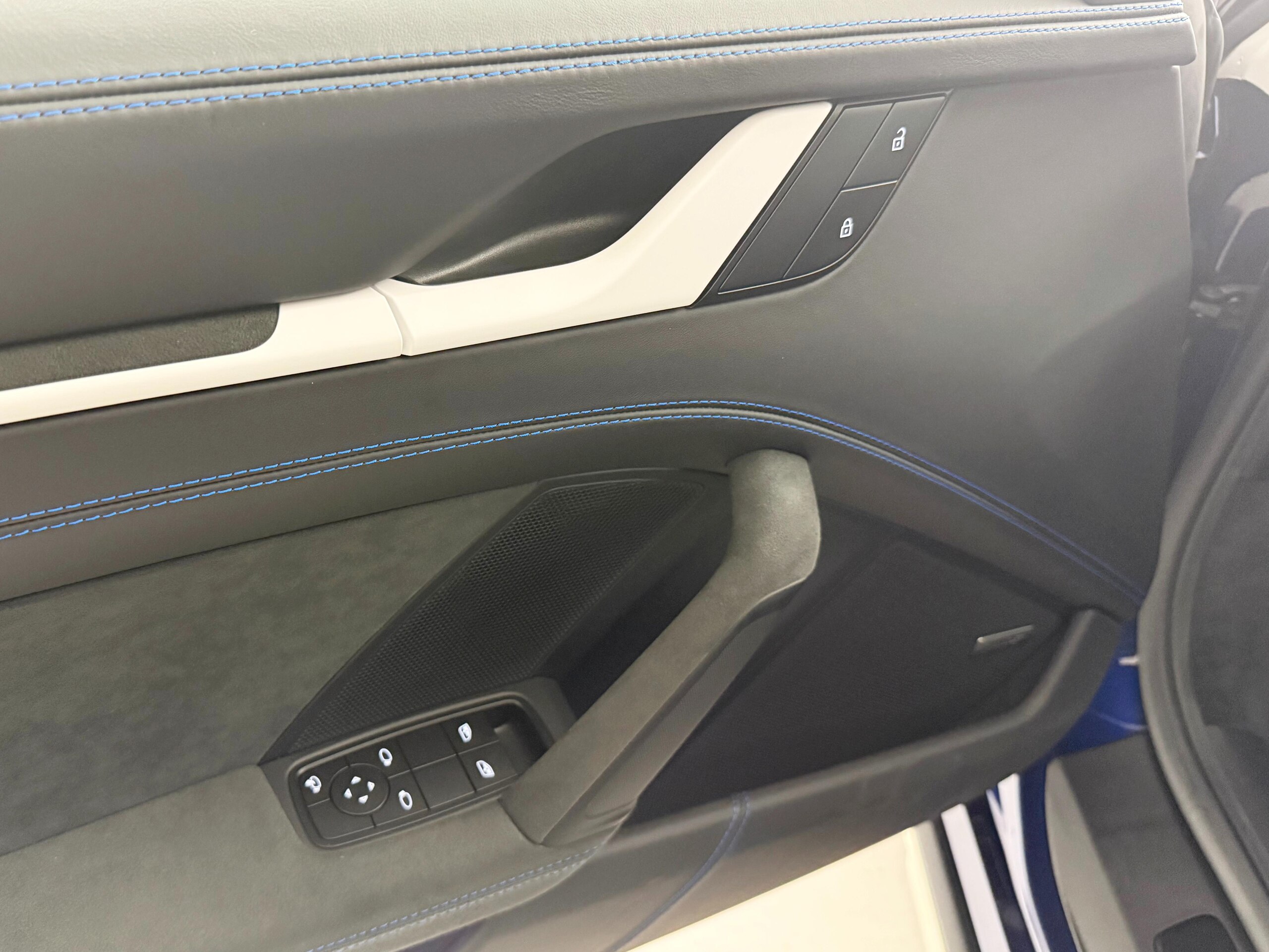 Porsche 911 Dakar (photo: 12)